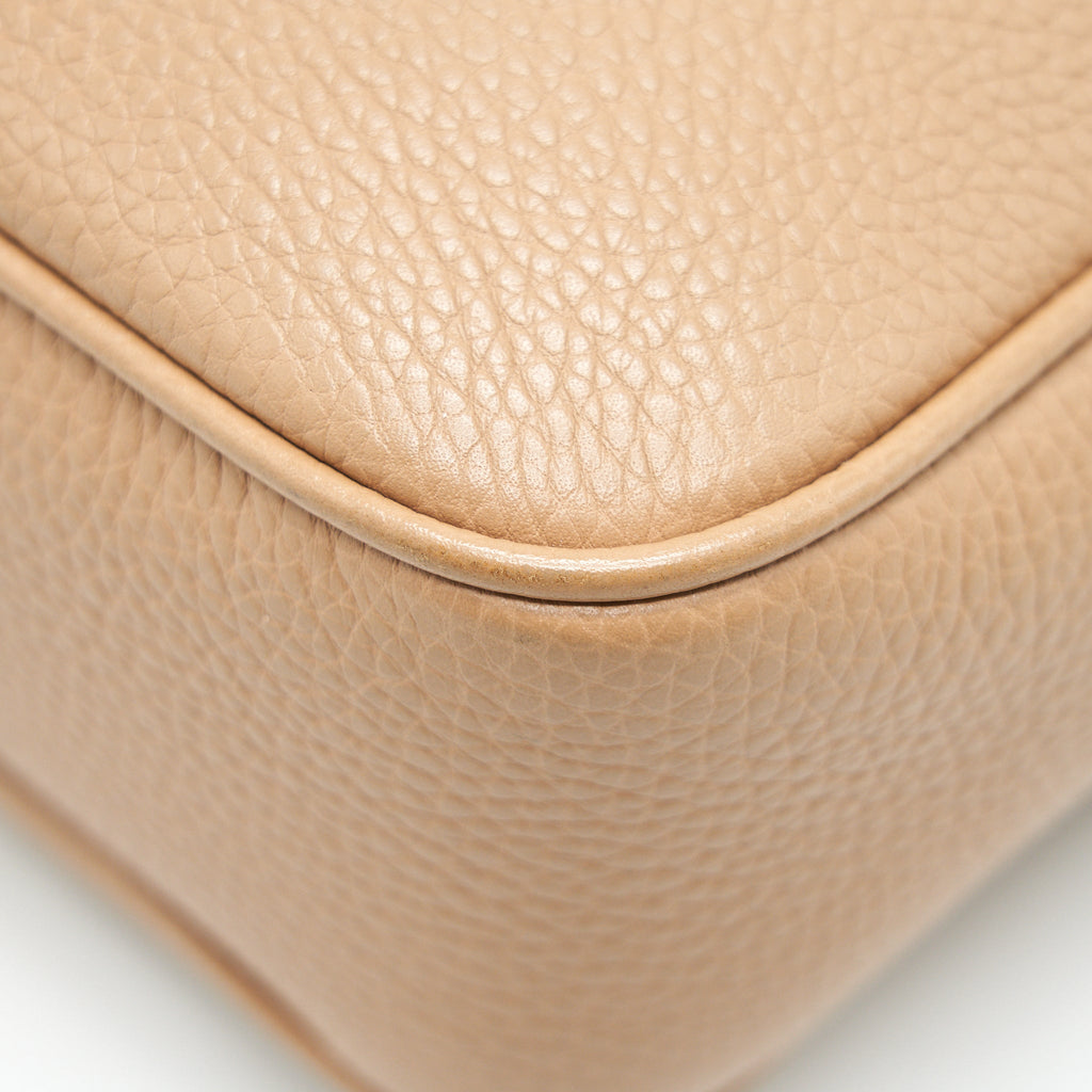 gucci-soho-camera-bag-beige-1