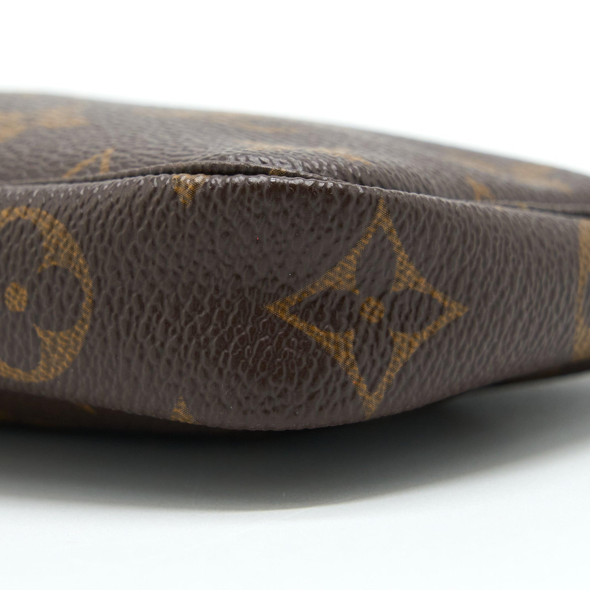 louis-vuitton-mini-pochette-accessories-monogram-canvas-ghw-2