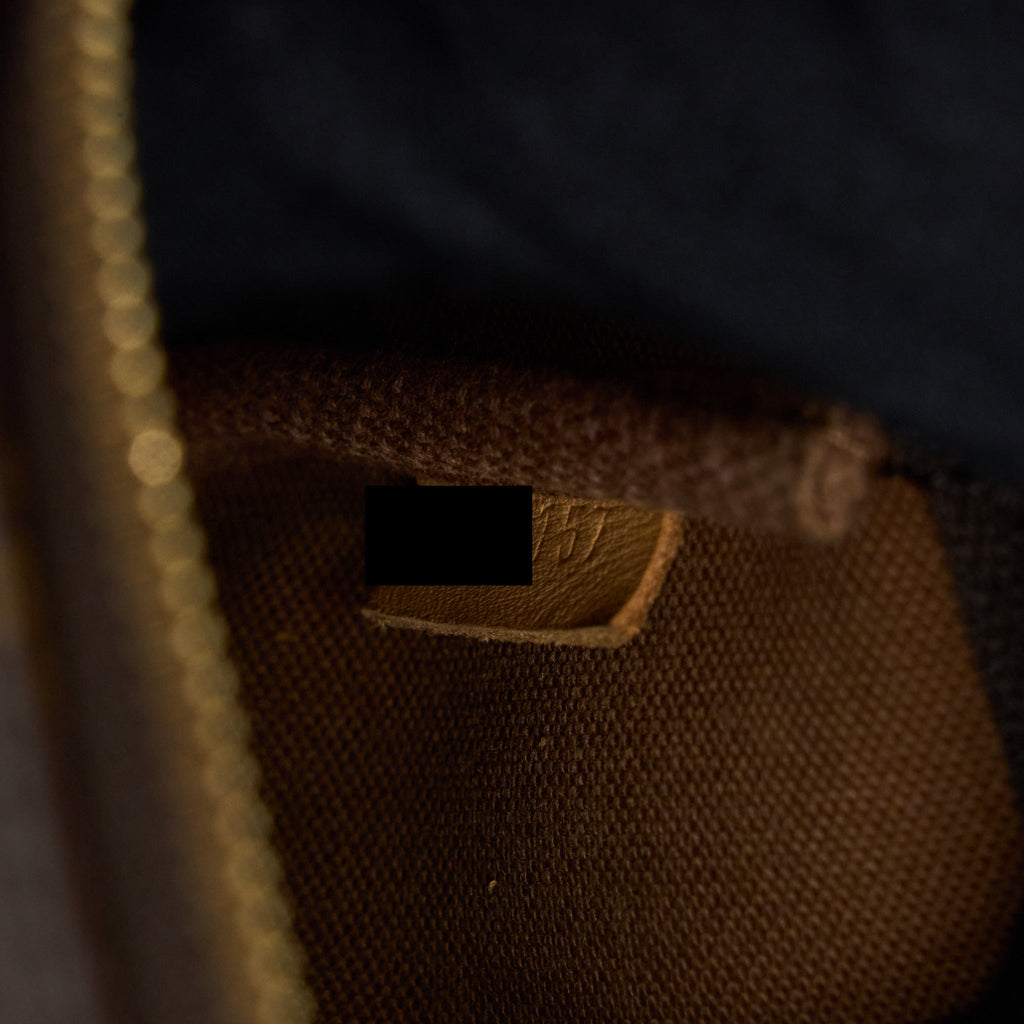 louis-vuitton-mini-pochette-accessories-monogram-canvas-ghw-2