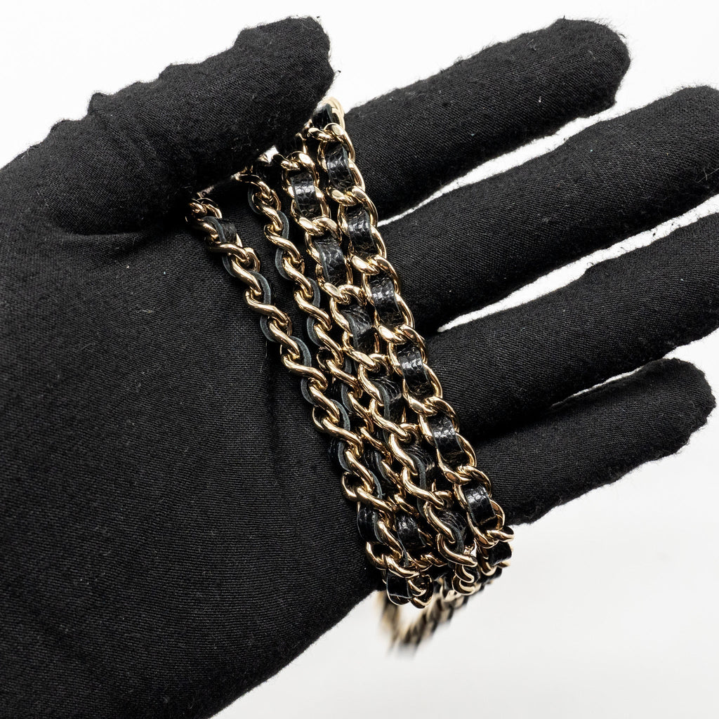 chanel-25p-cc-top-handle-vanity-with-chain-caviar-black-lghwmicrochip