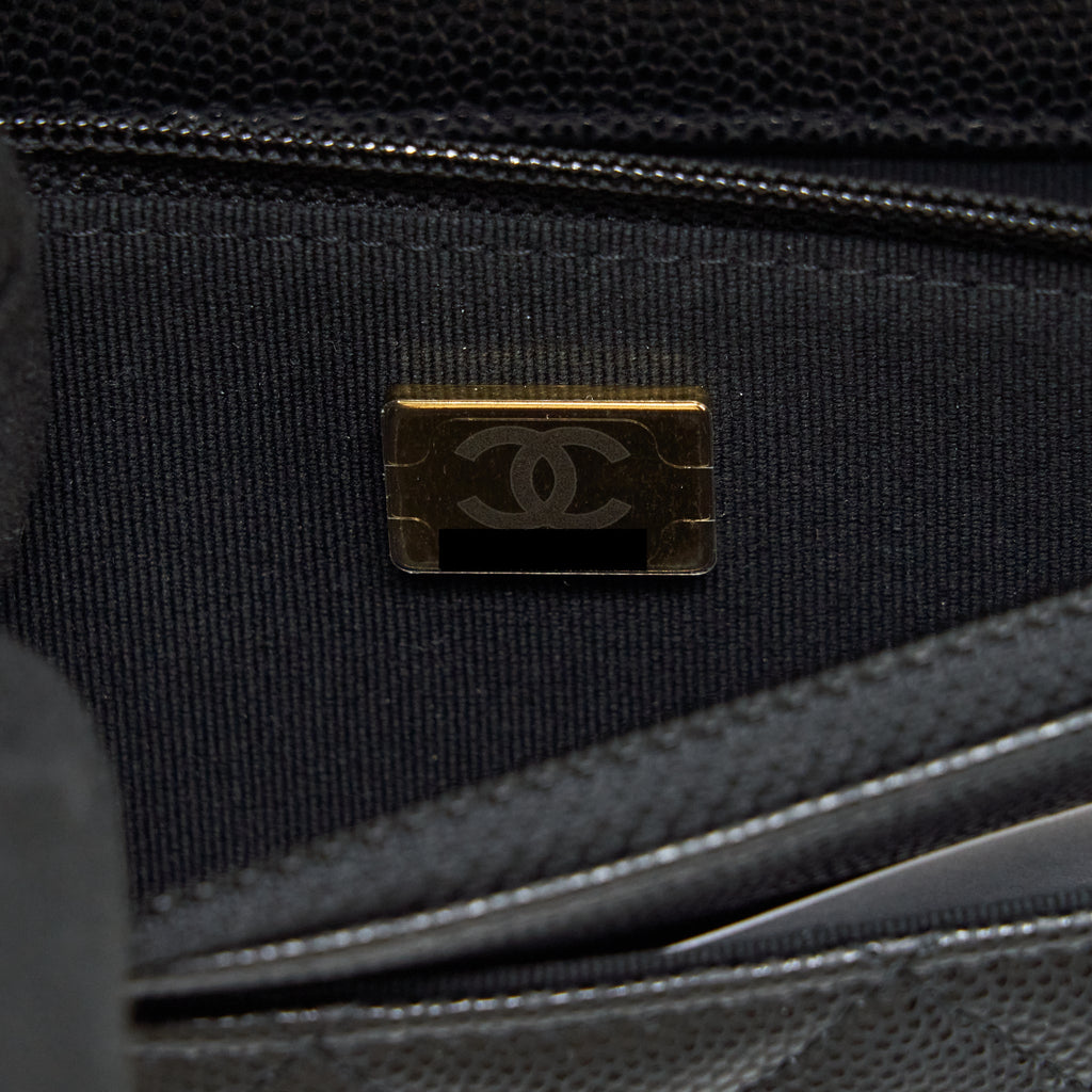 chanel-22s-detailed-logo-wallet-on-chain-caviar-black-lghw