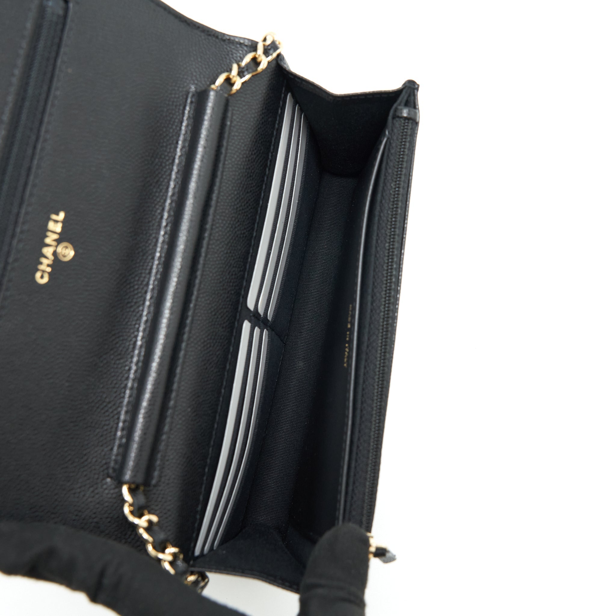 chanel-22s-detailed-logo-wallet-on-chain-caviar-black-lghw