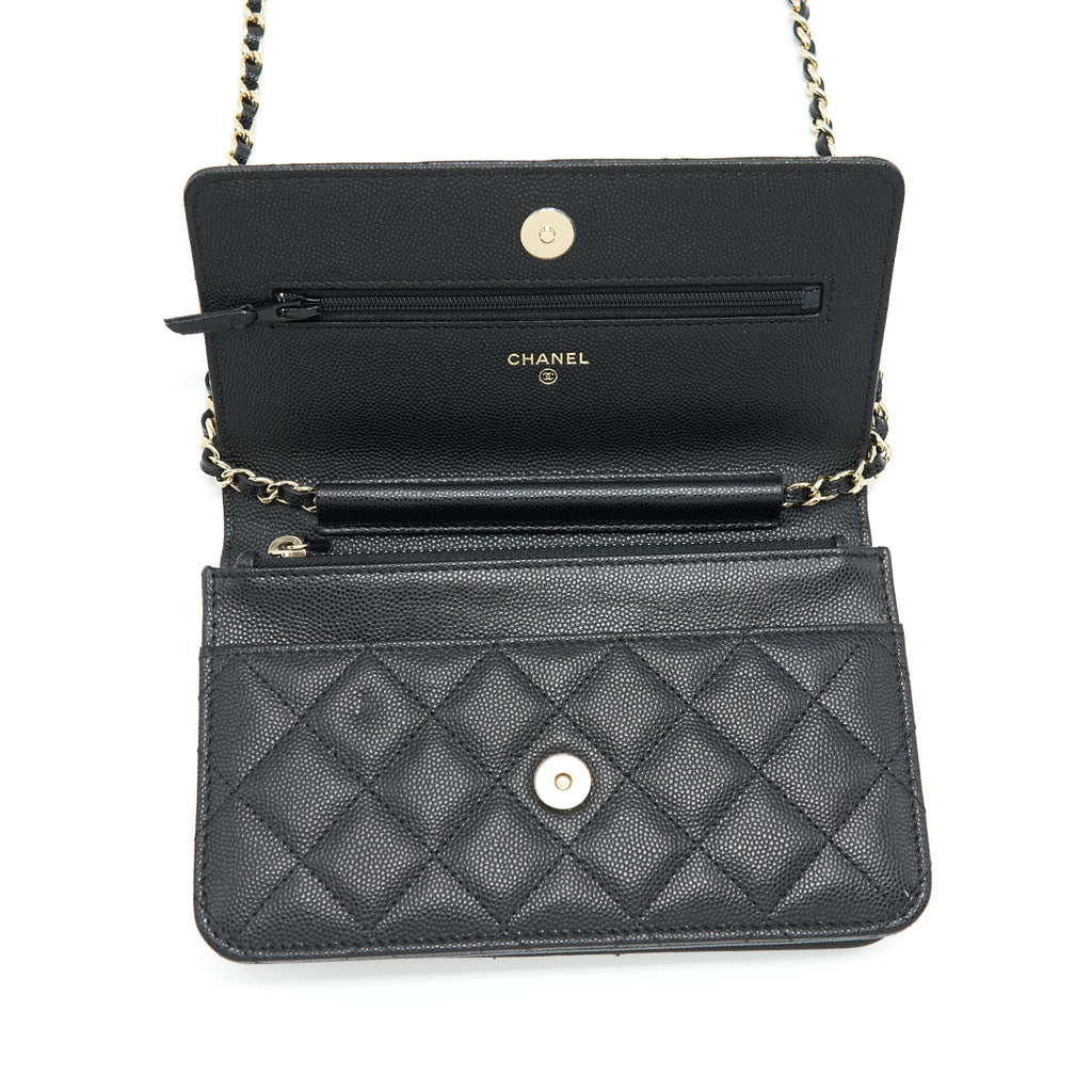 chanel-22s-detailed-logo-wallet-on-chain-caviar-black-lghw