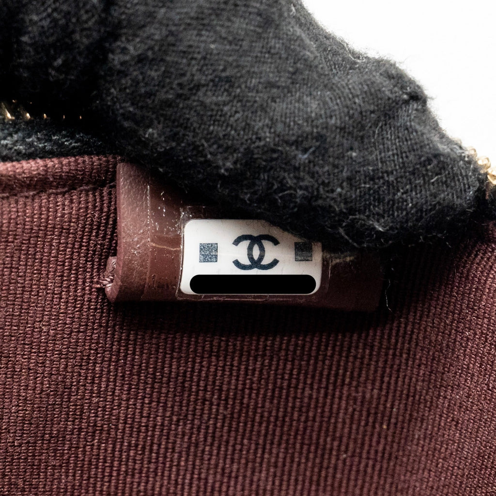 chanel-25p-cc-top-handle-vanity-with-chain-caviar-black-lghwmicrochip