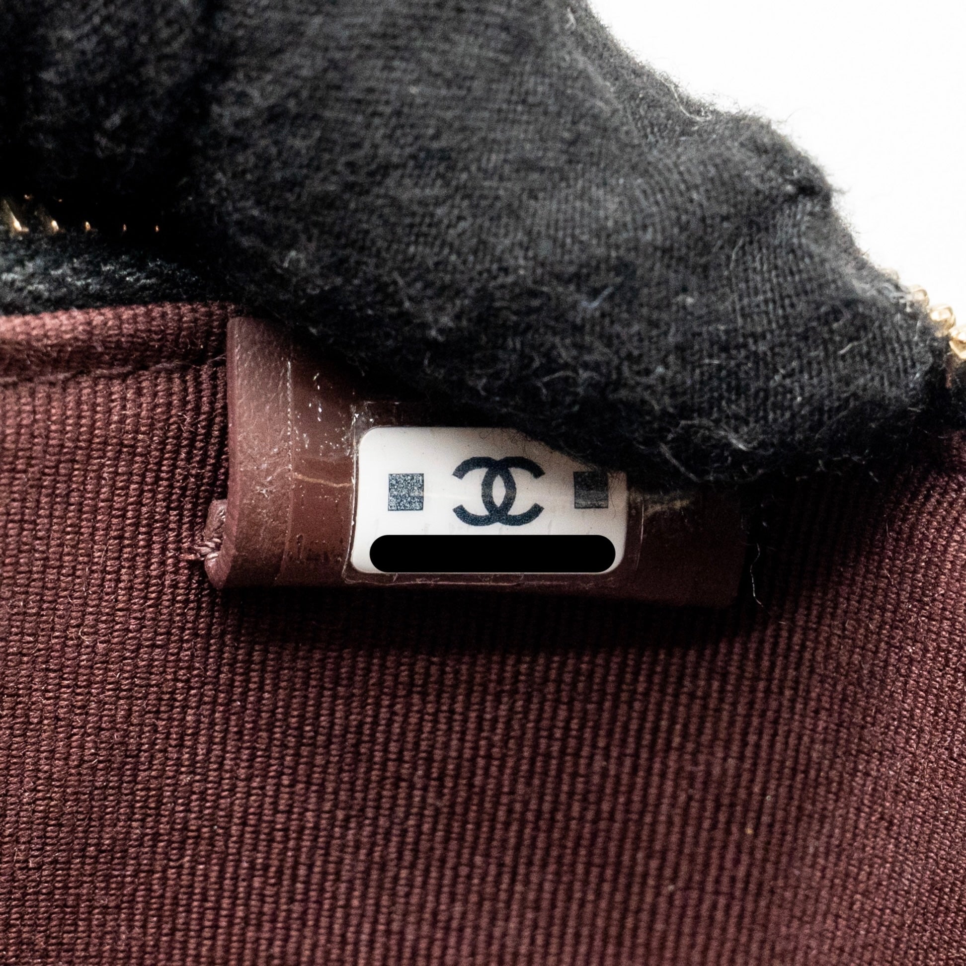 chanel-25p-cc-top-handle-vanity-with-chain-caviar-black-lghwmicrochip