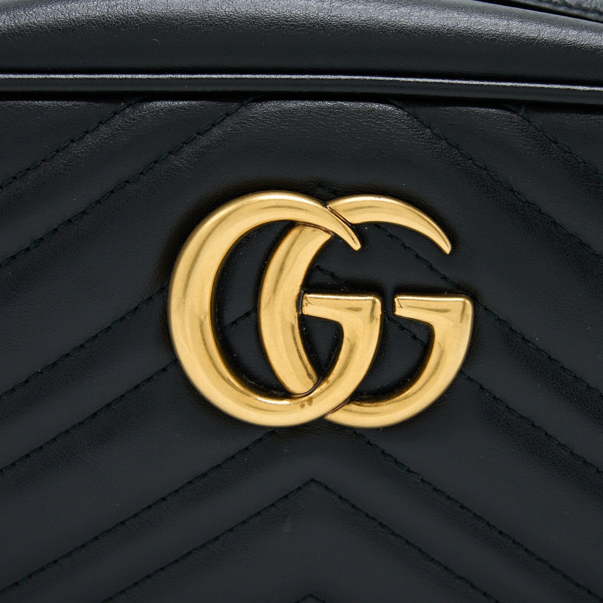 gucci-gg-marmont-camera-bag-black-ghw