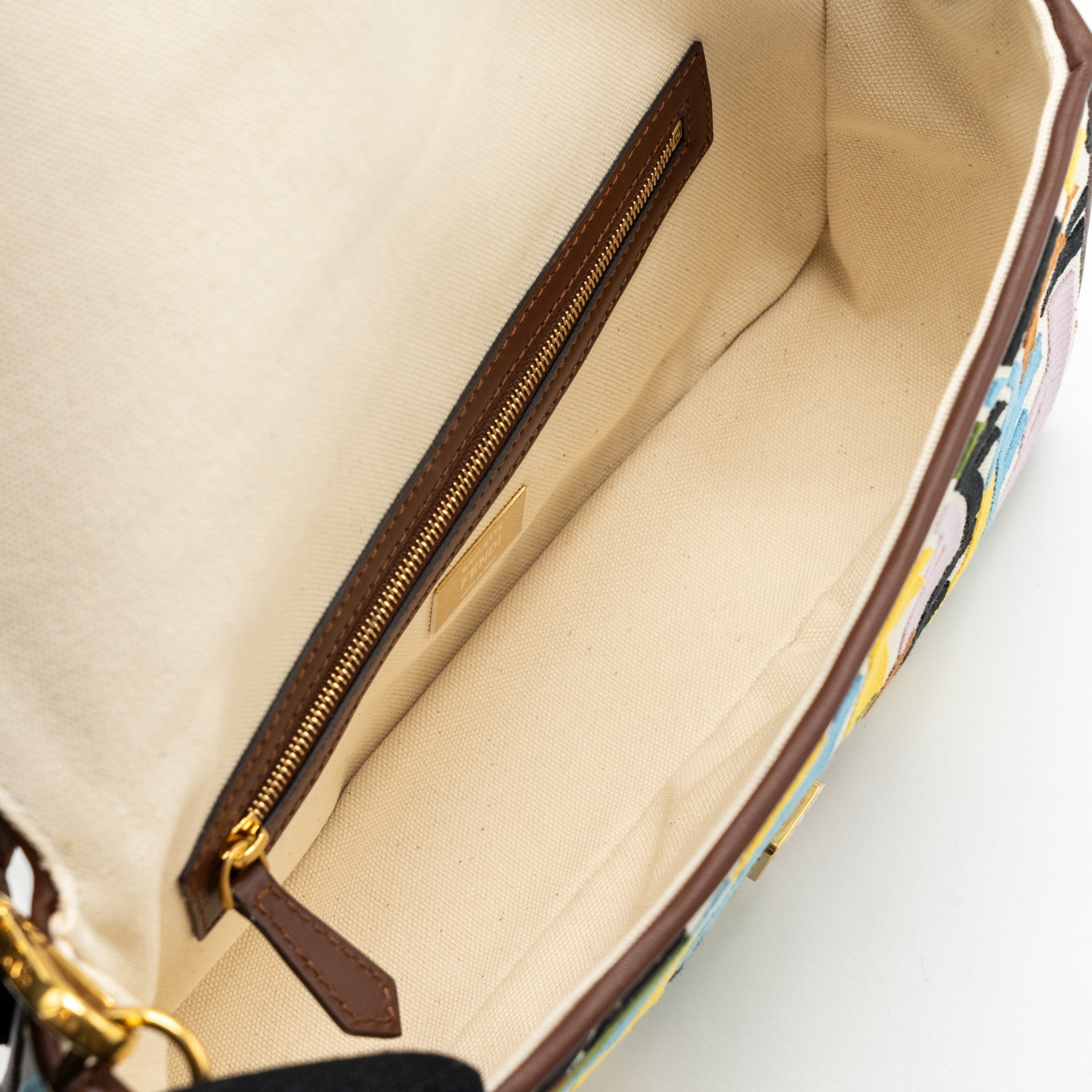 fendi-baguette-bag-canvas-mulcicolor-beige-brown-ghw