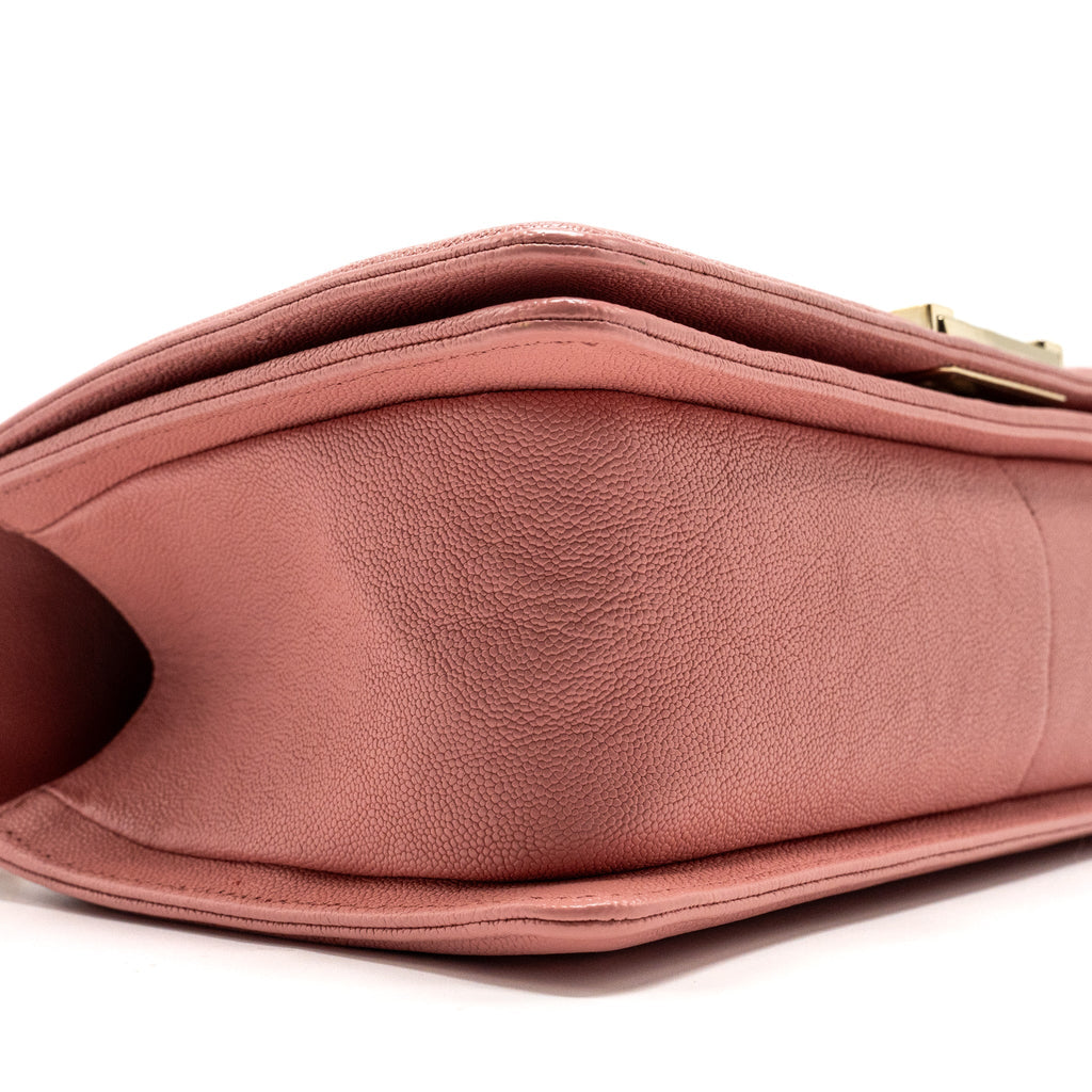 chanel-medium-boy-bag-caviar-pink-lghw