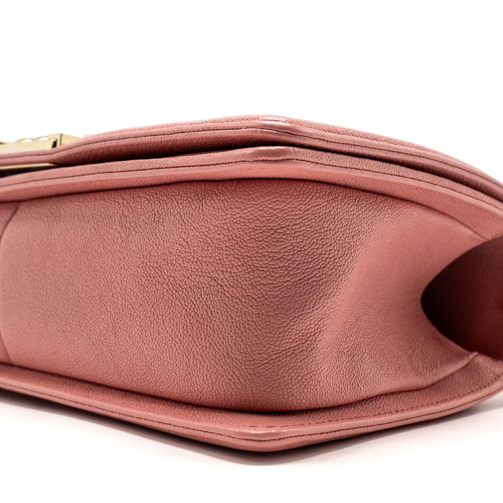 chanel-medium-boy-bag-caviar-pink-lghw