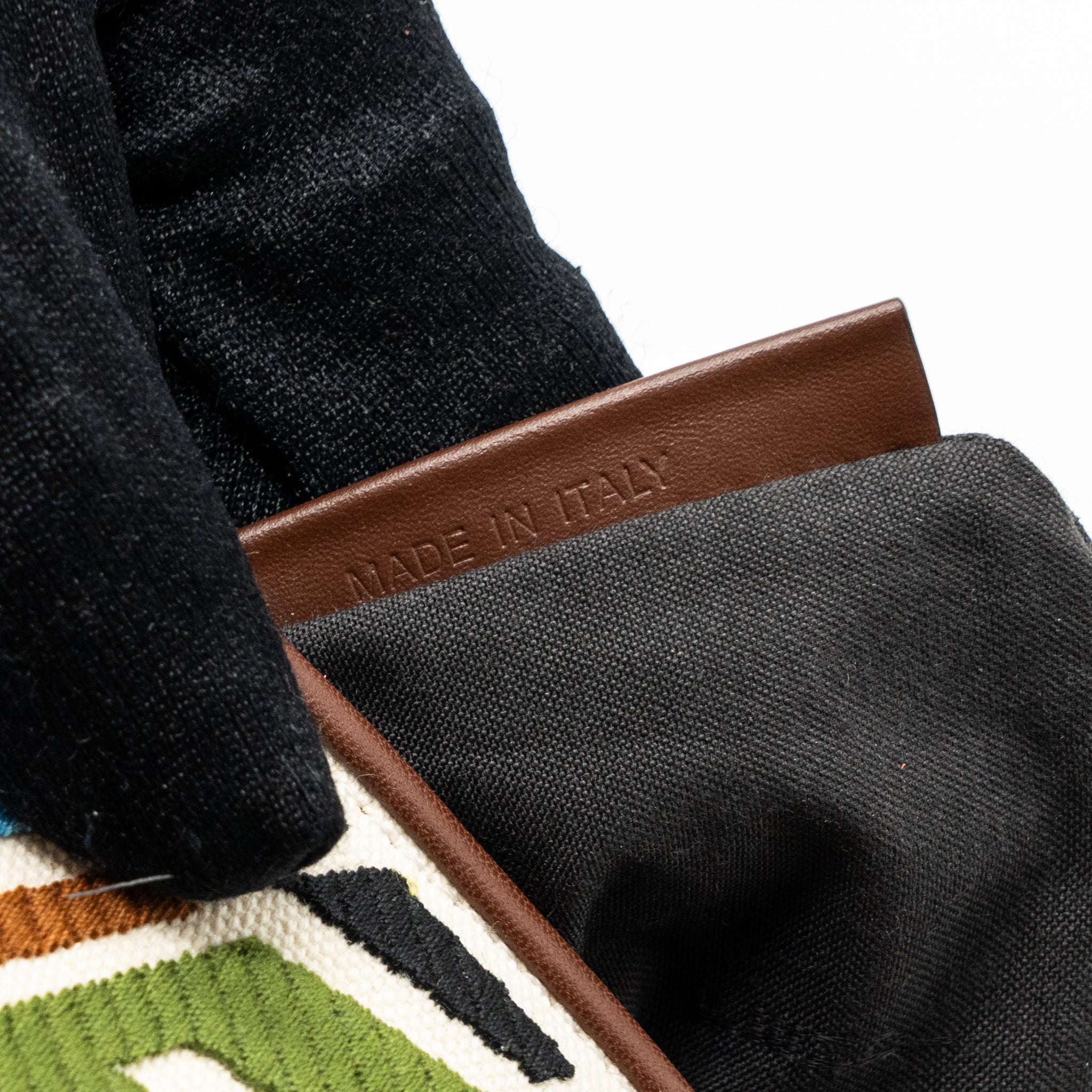 fendi-baguette-bag-canvas-mulcicolor-beige-brown-ghw