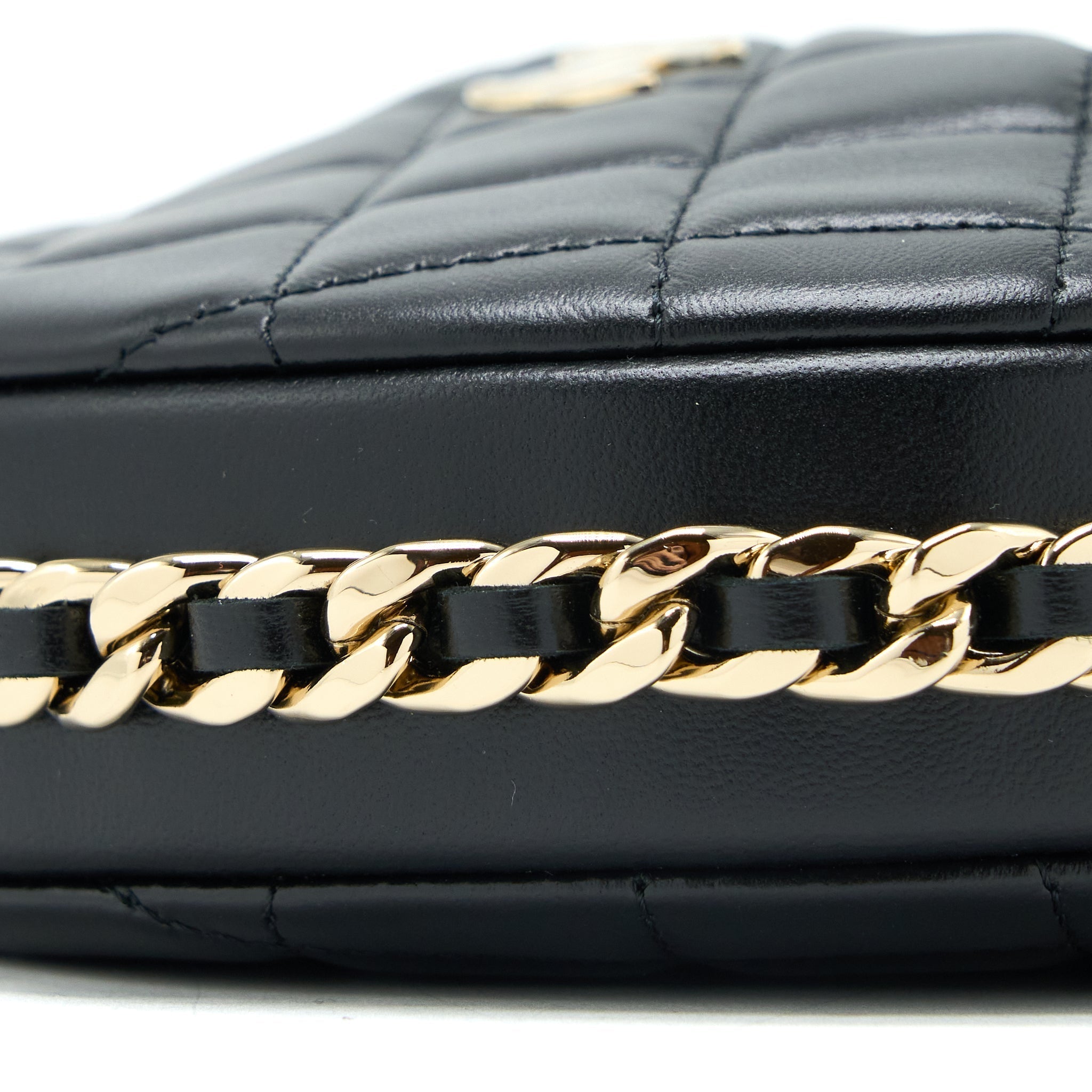 chanel-23c-round-clutch-lambskin-black-lghw-microchip