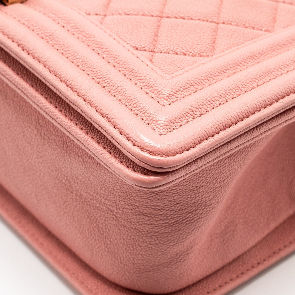 chanel-medium-boy-bag-caviar-pink-lghw
