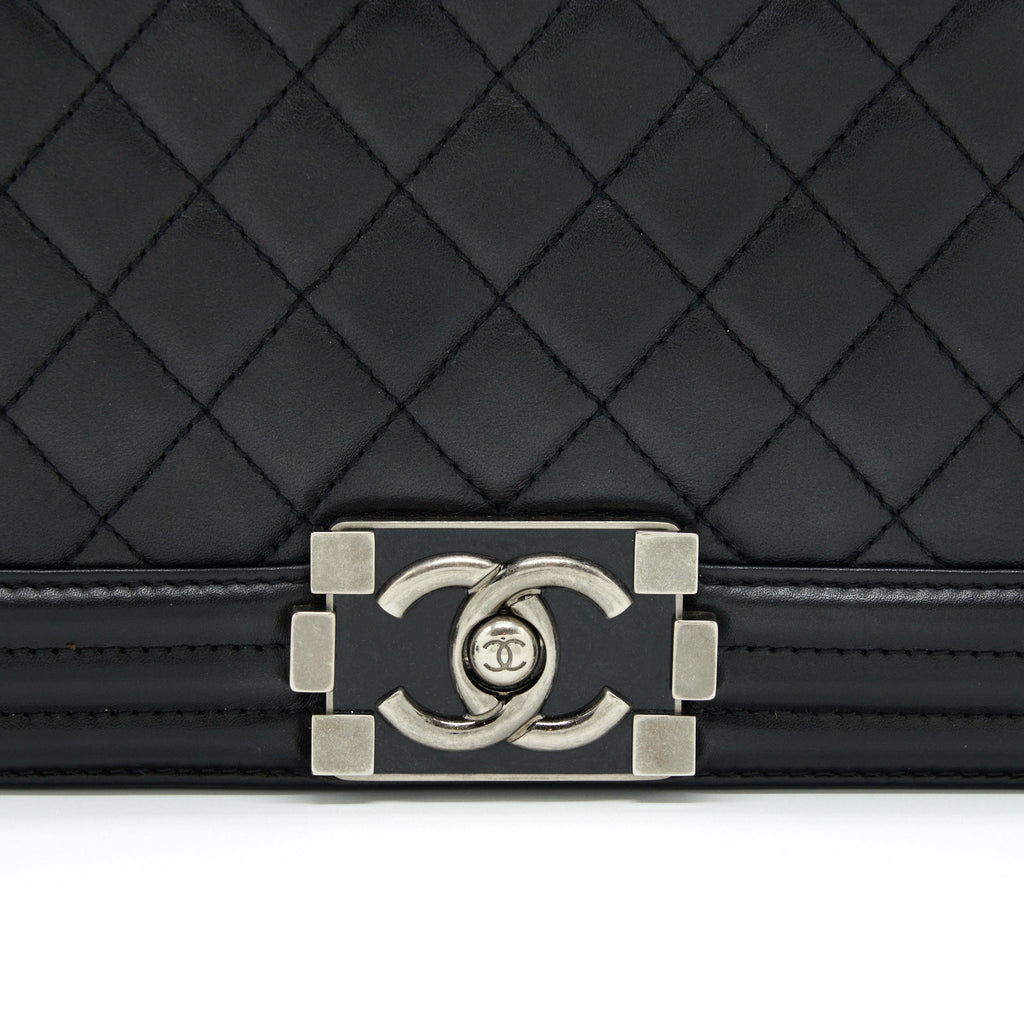 chanel-medium-boy-bag-calfskin-black-ruthenium-black-hardware