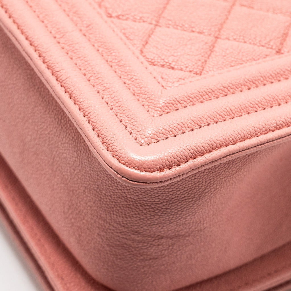 chanel-medium-boy-bag-caviar-pink-lghw