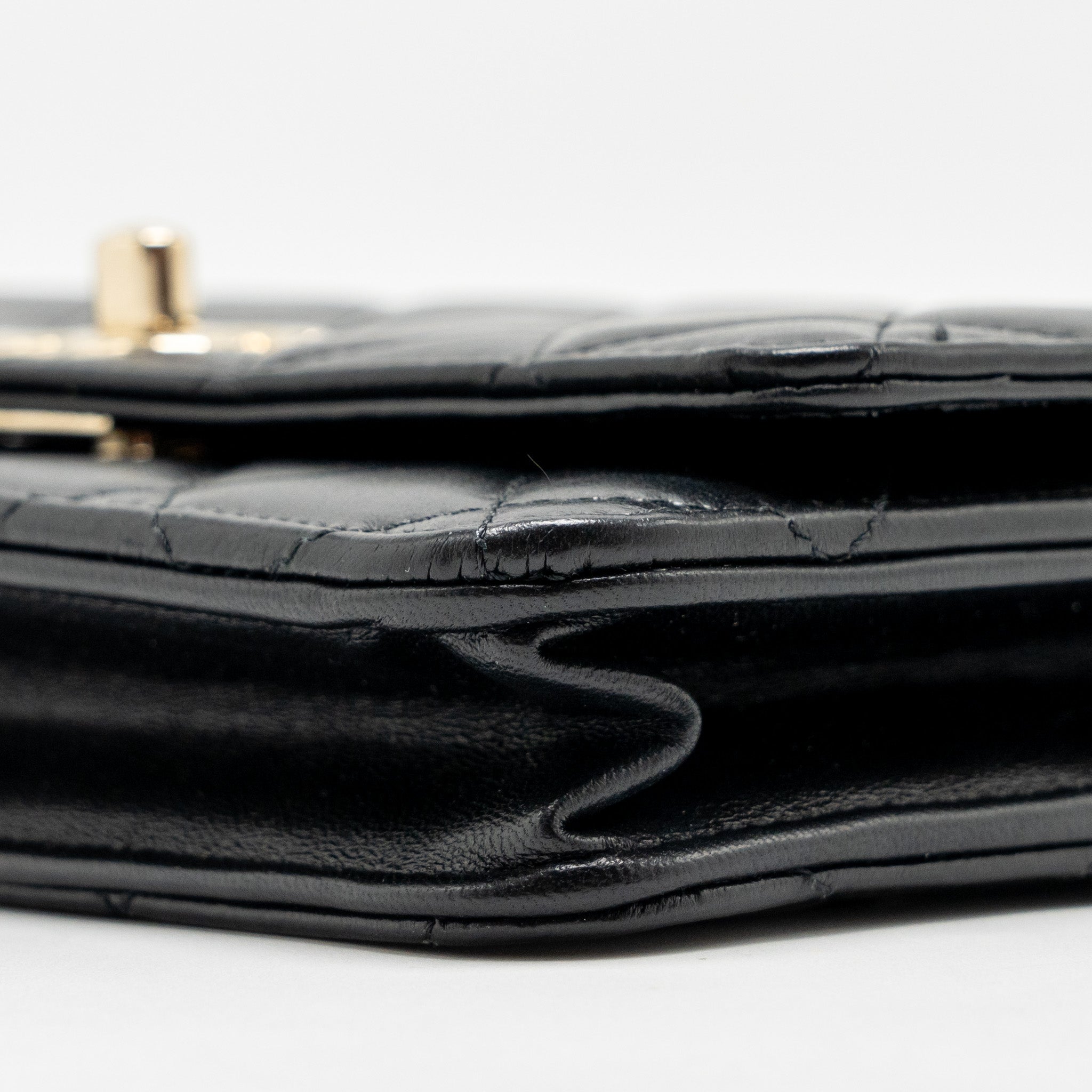 chanel-trendy-cc-wallet-on-chain-lambskin-black-lghw-microchip-1