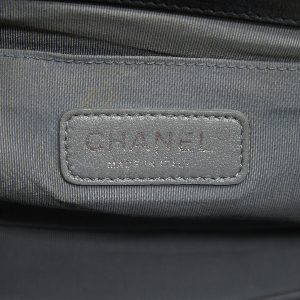 chanel-medium-boy-bag-calfskin-black-ruthenium-black-hardware