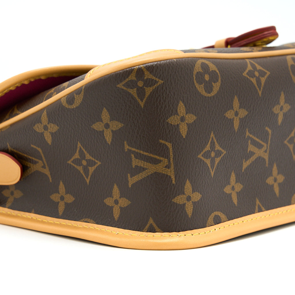 louis-vuitton-diane-monogram-canvas-fuchsia-ghw