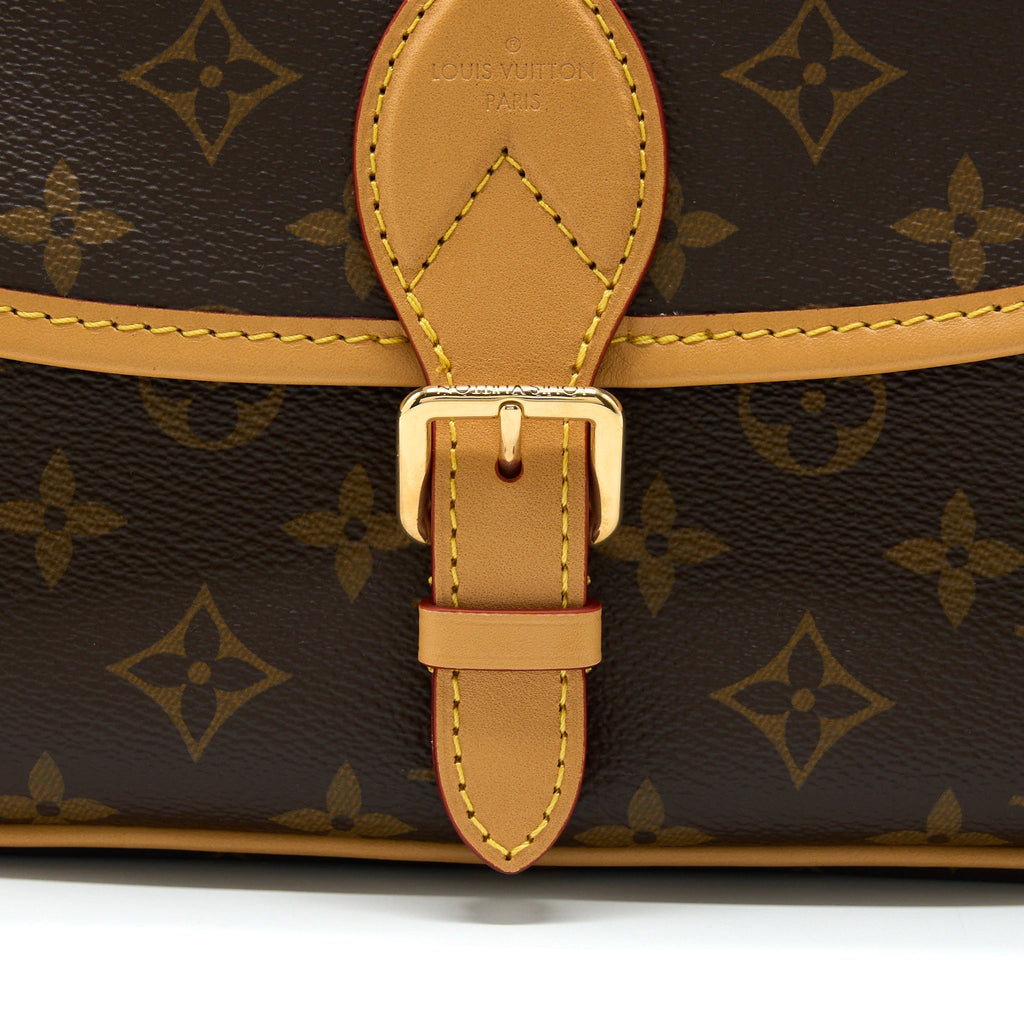 louis-vuitton-diane-monogram-canvas-fuchsia-ghw