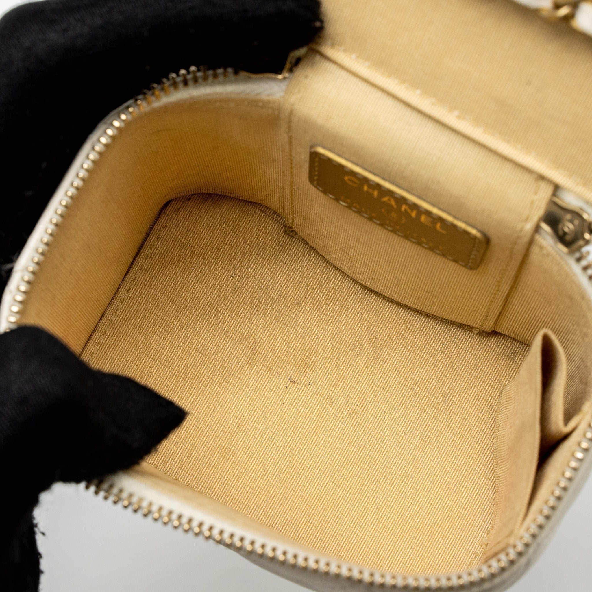 chanel-pearl-crush-mini-vanity-lambskin-white-brushed-ghw