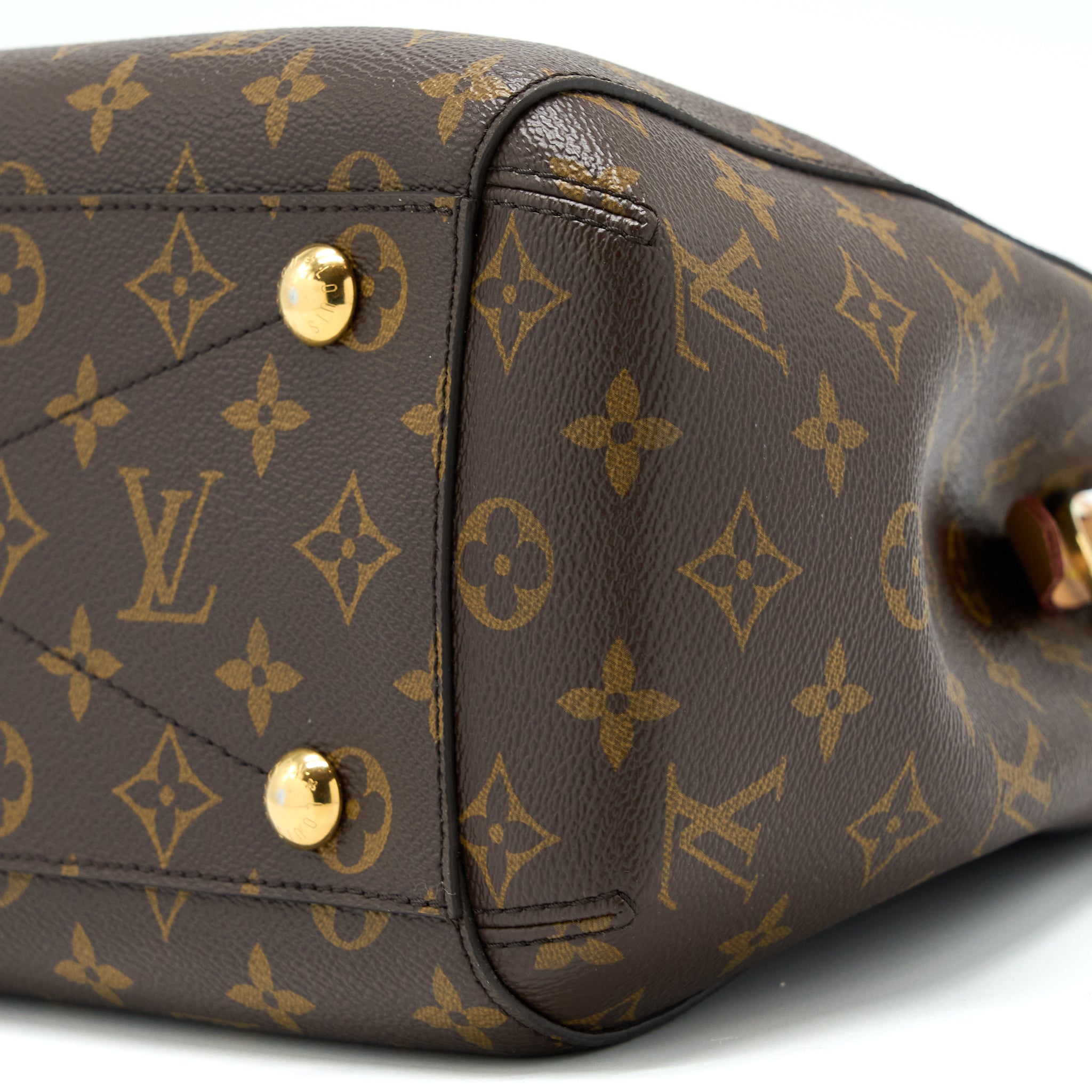 louis-vuitton-montaigne-mm-monogram-canvas-ghw