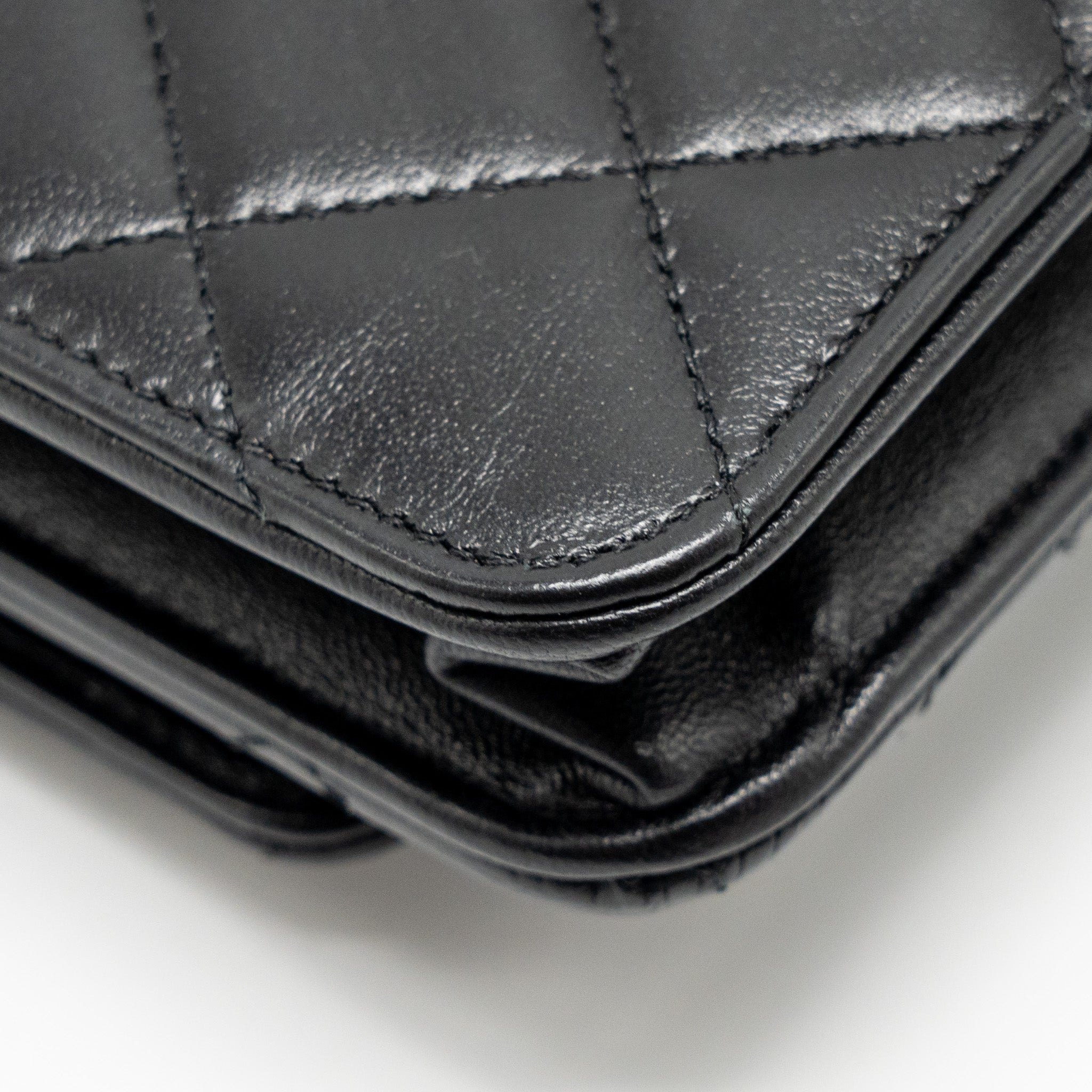 chanel-trendy-cc-wallet-on-chain-lambskin-black-lghw-microchip-1