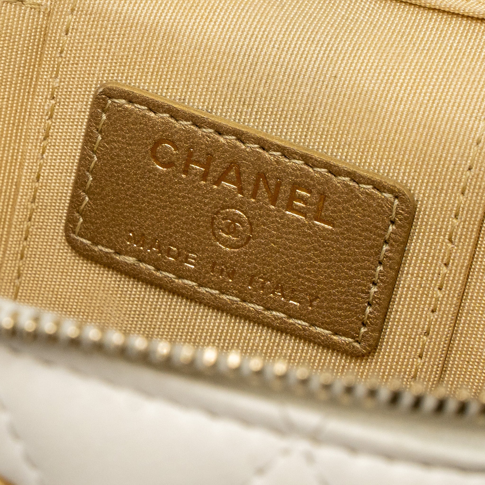 chanel-pearl-crush-mini-vanity-lambskin-white-brushed-ghw