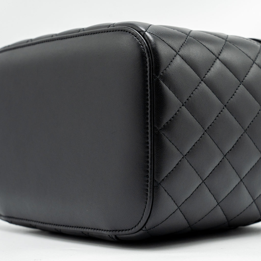 chanel-quilted-vanity-case-lambskin-black-shw