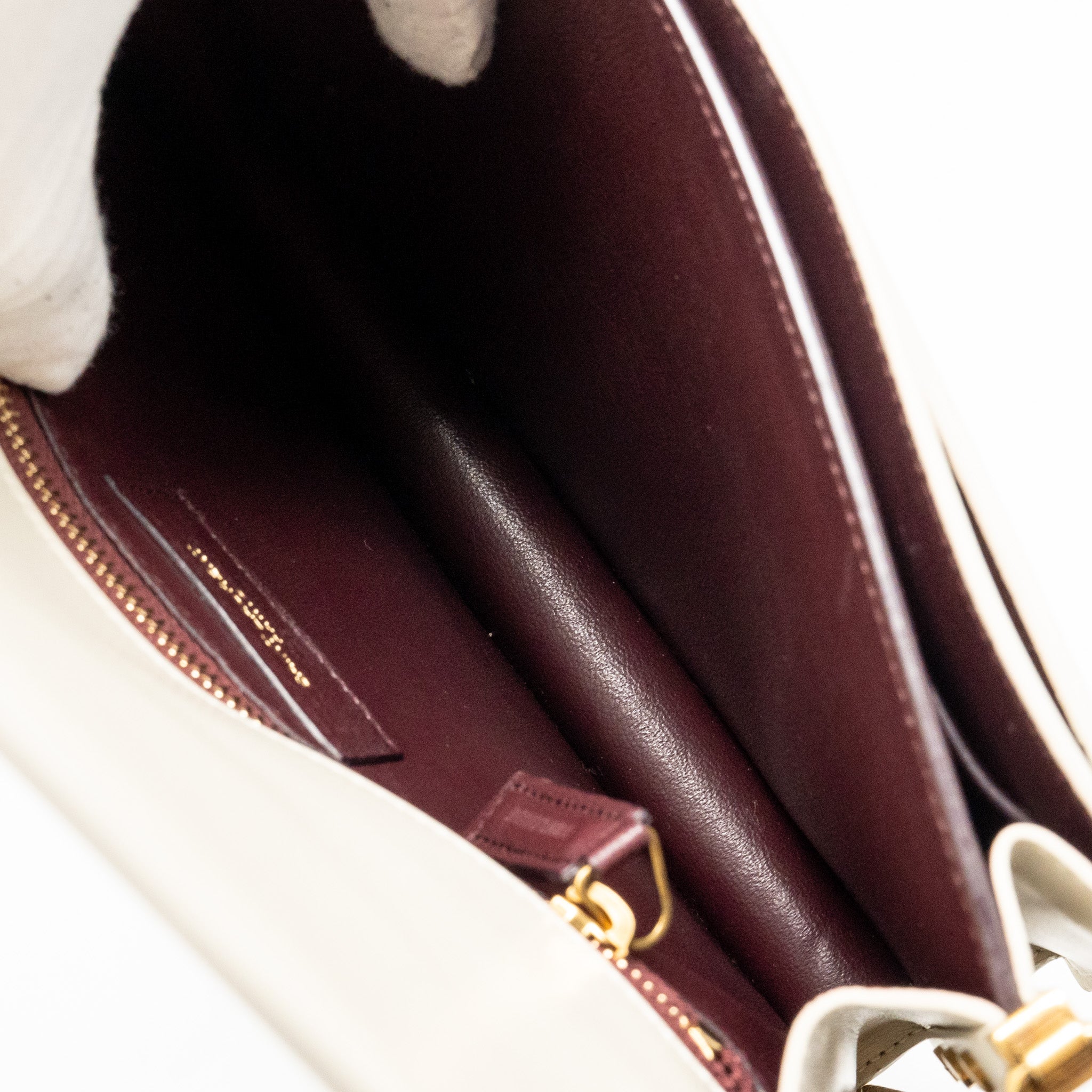 saint-laurent-ysl-cassandra-chain-wallet-calfskin-white-ghw