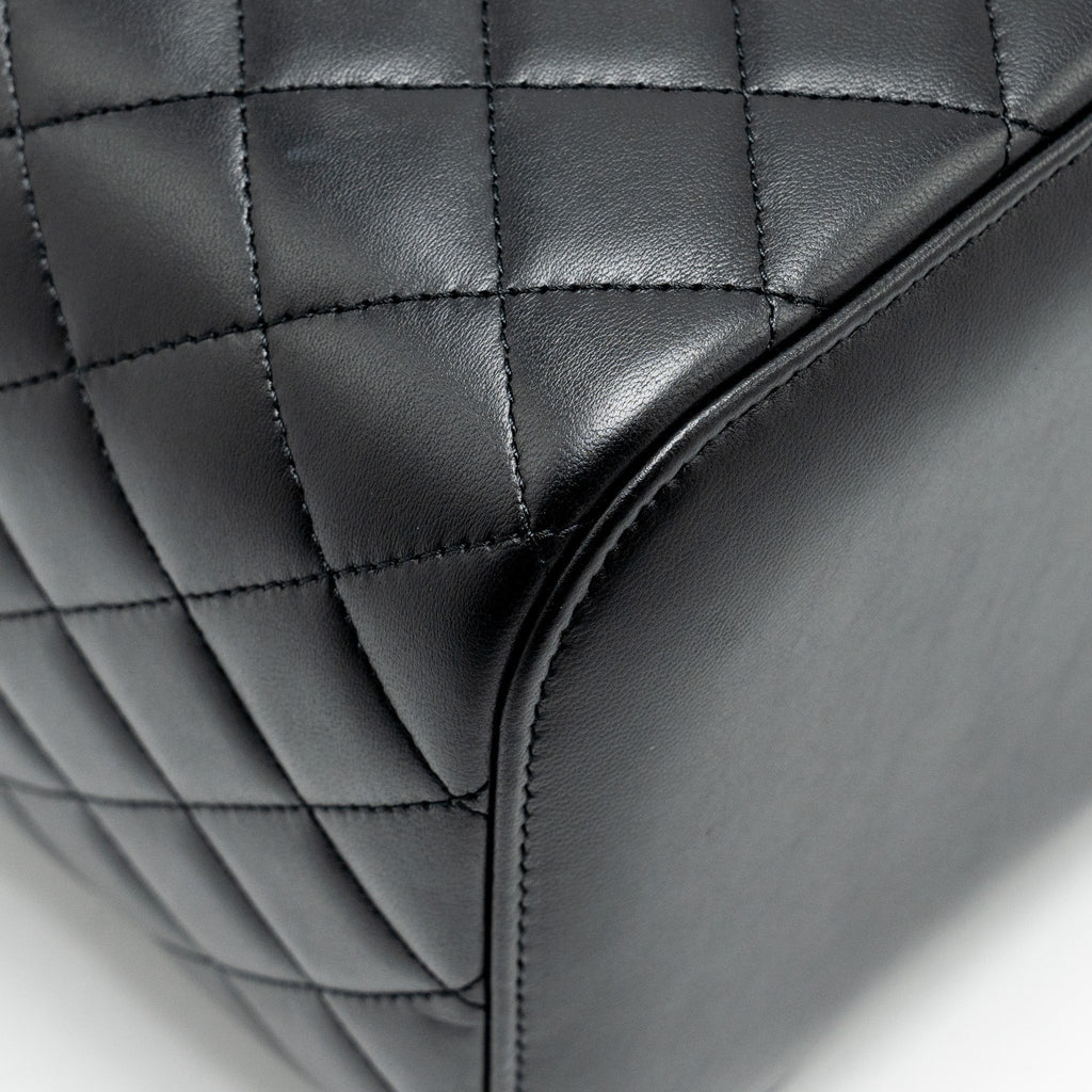 chanel-quilted-vanity-case-lambskin-black-shw