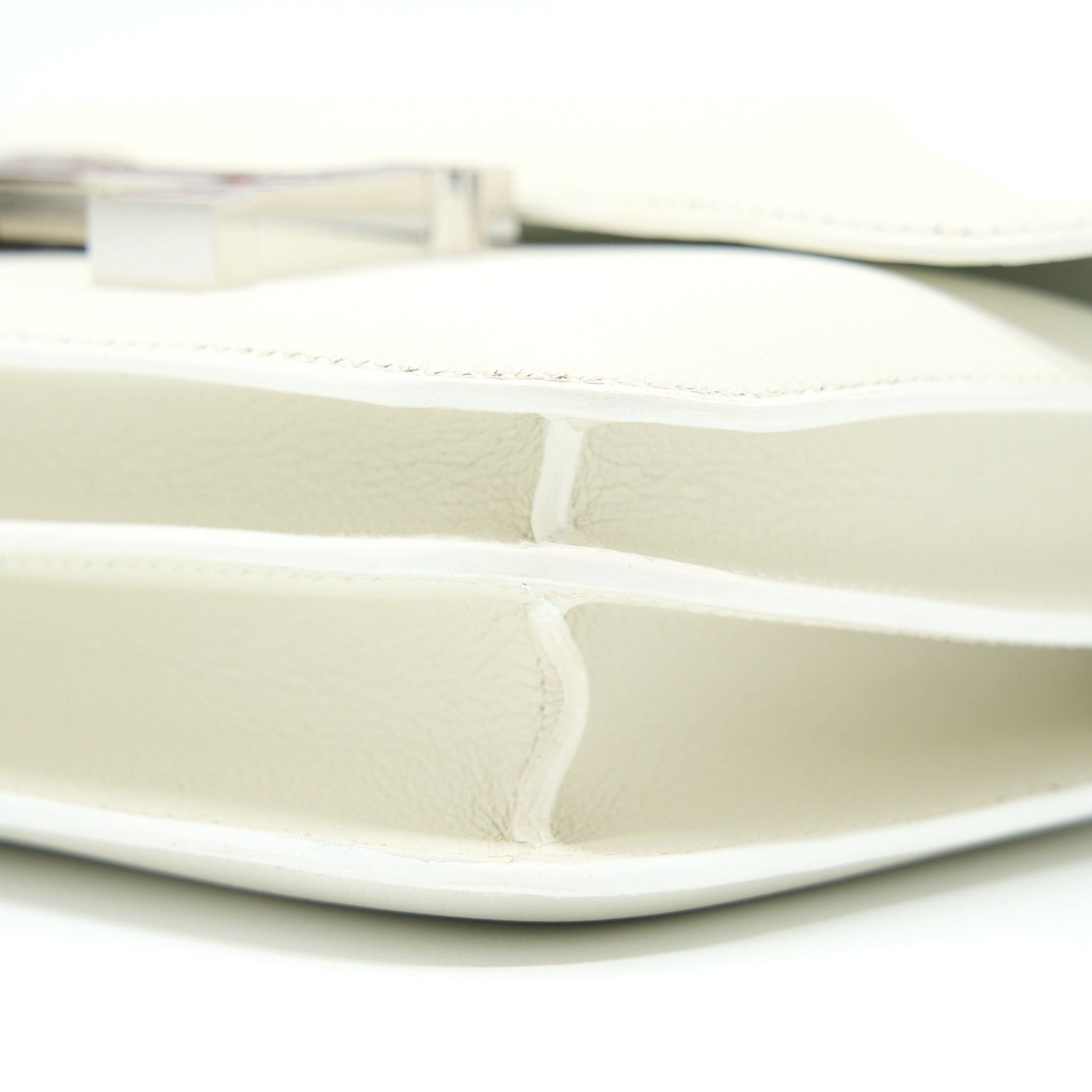 hermes-mini-constance-evercolor-blanc-alligator-buckle-terre-stamp-u