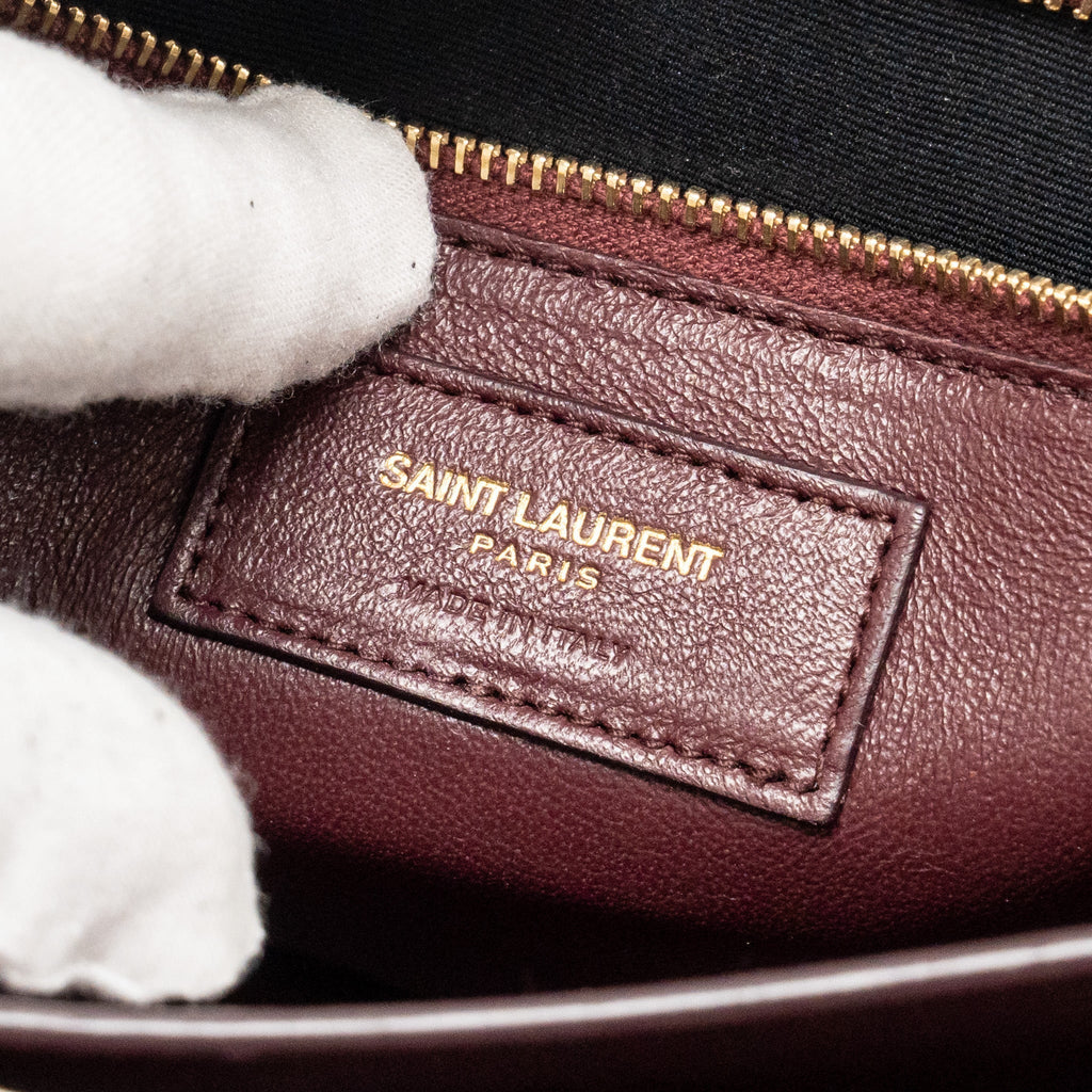 saint-laurent-ysl-cassandra-chain-wallet-calfskin-white-ghw