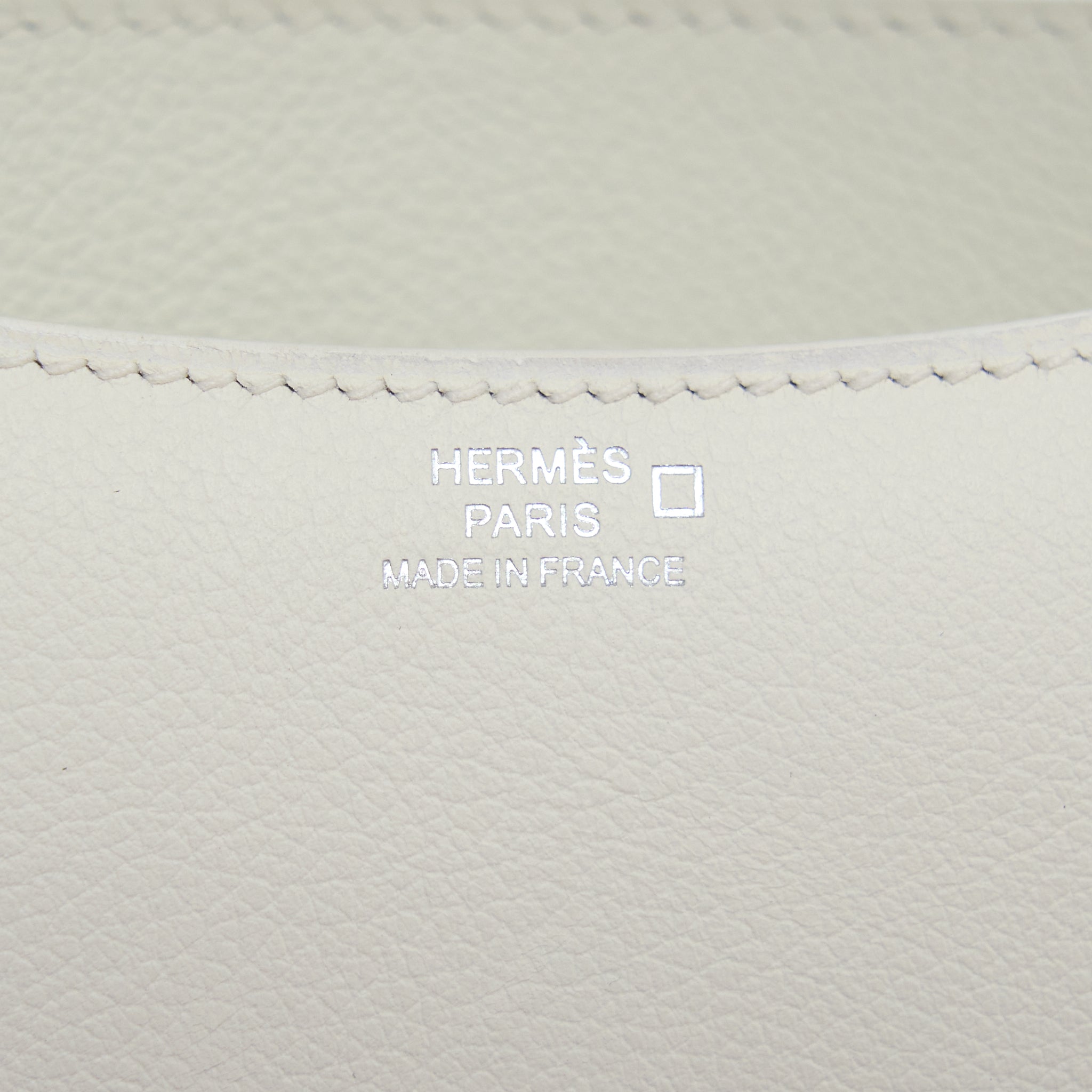 hermes-mini-constance-evercolor-blanc-alligator-buckle-terre-stamp-u