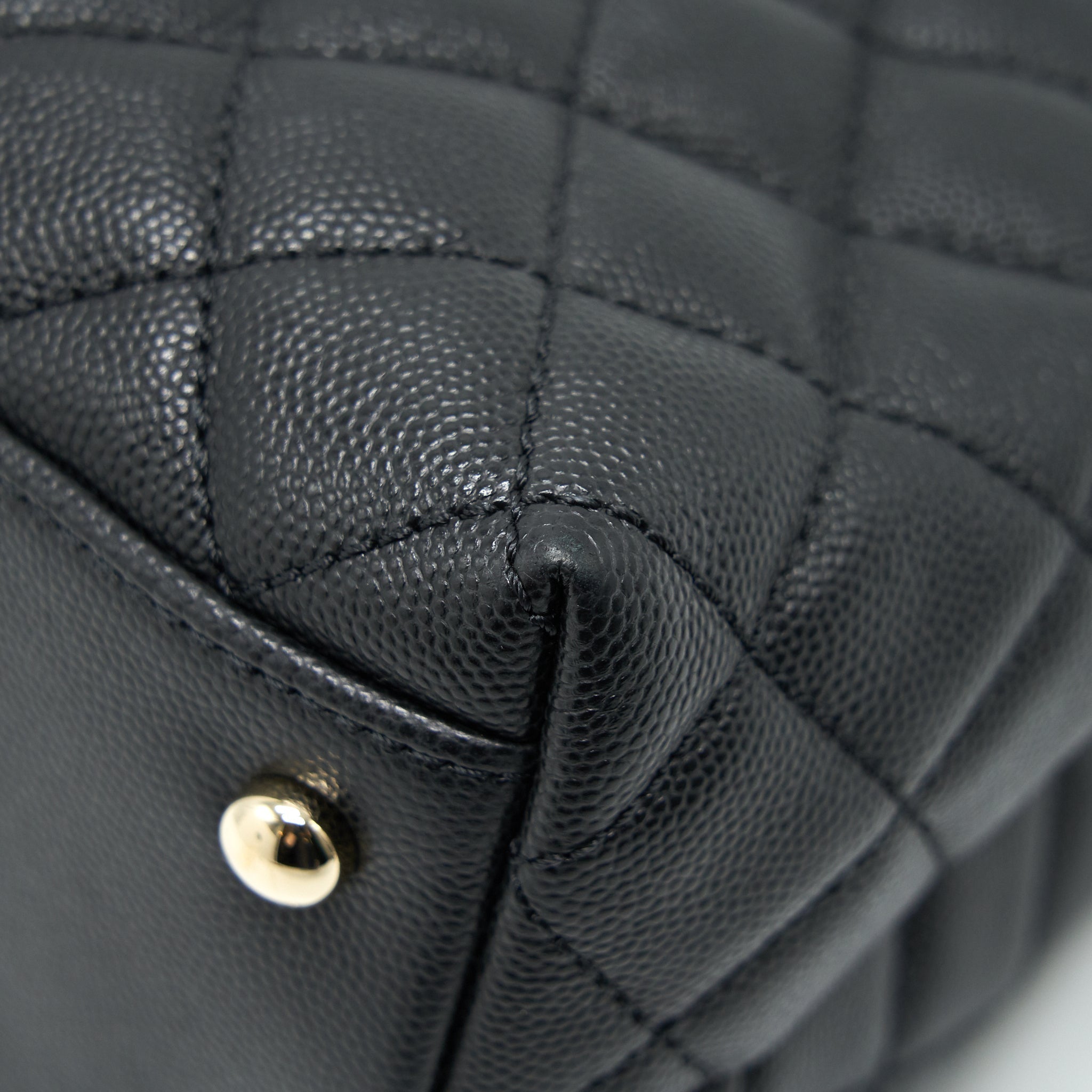 chanel-small-coco-handle-flap-bag-caviar-black-lghw