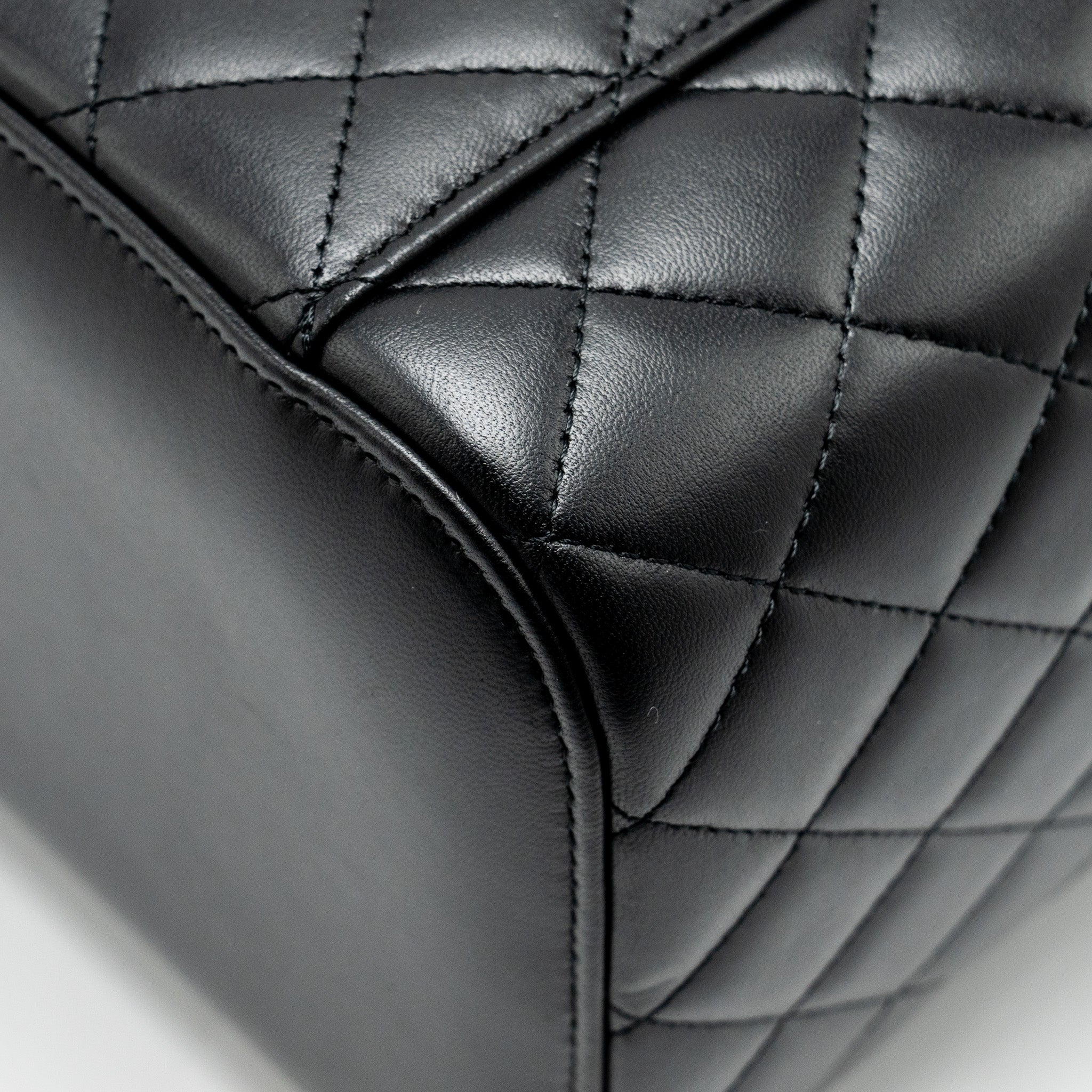 chanel-quilted-vanity-case-lambskin-black-shw