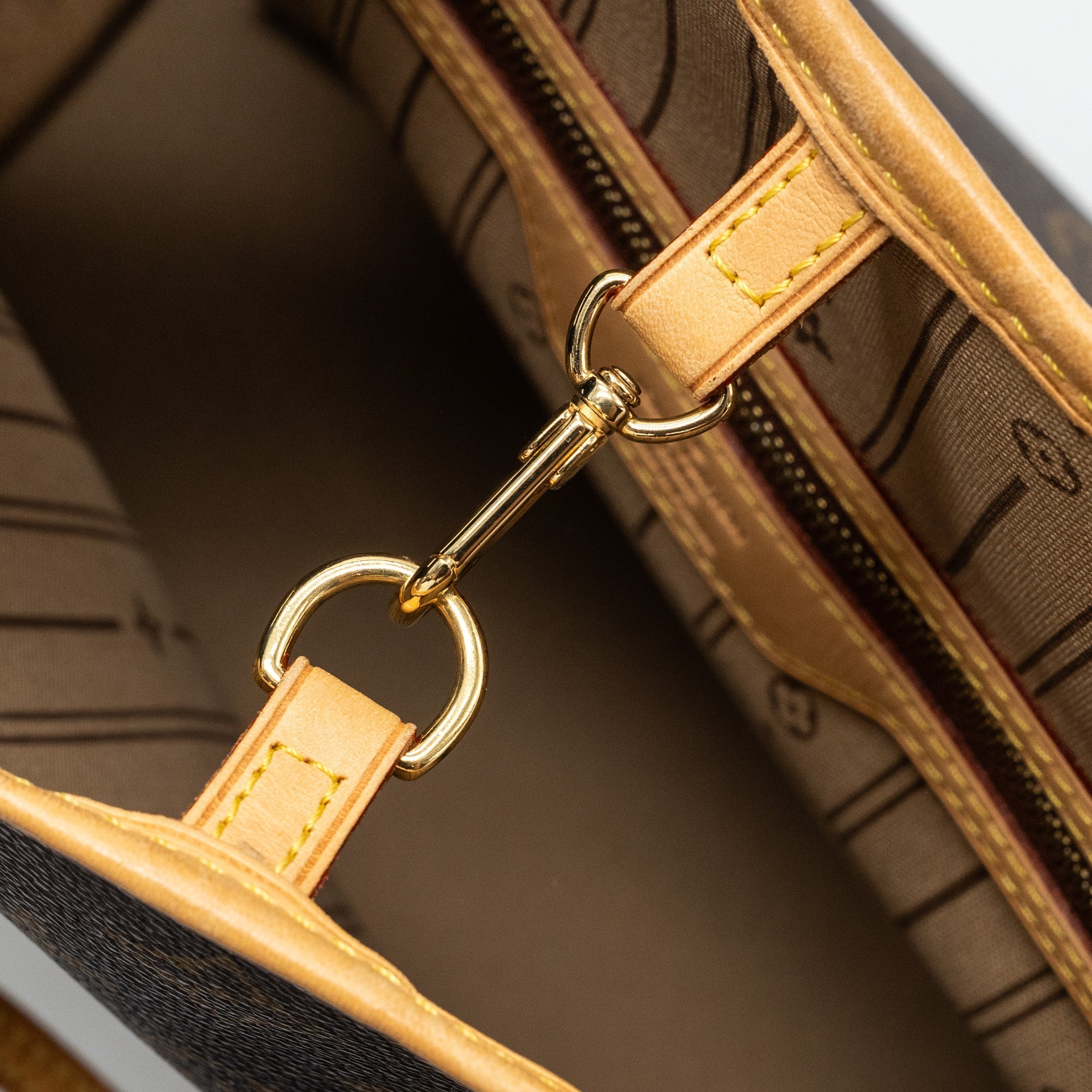 louis-vuttion-neverfull-mm-monogram-canvas-ghw