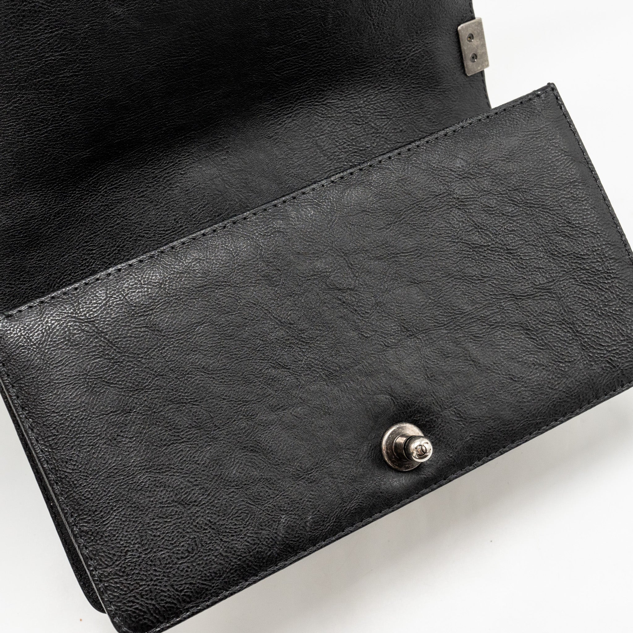 chanel-top-handle-boy-bag-limited-edition-grained-calfskin-black-ruthenium-silver-hardware-copy