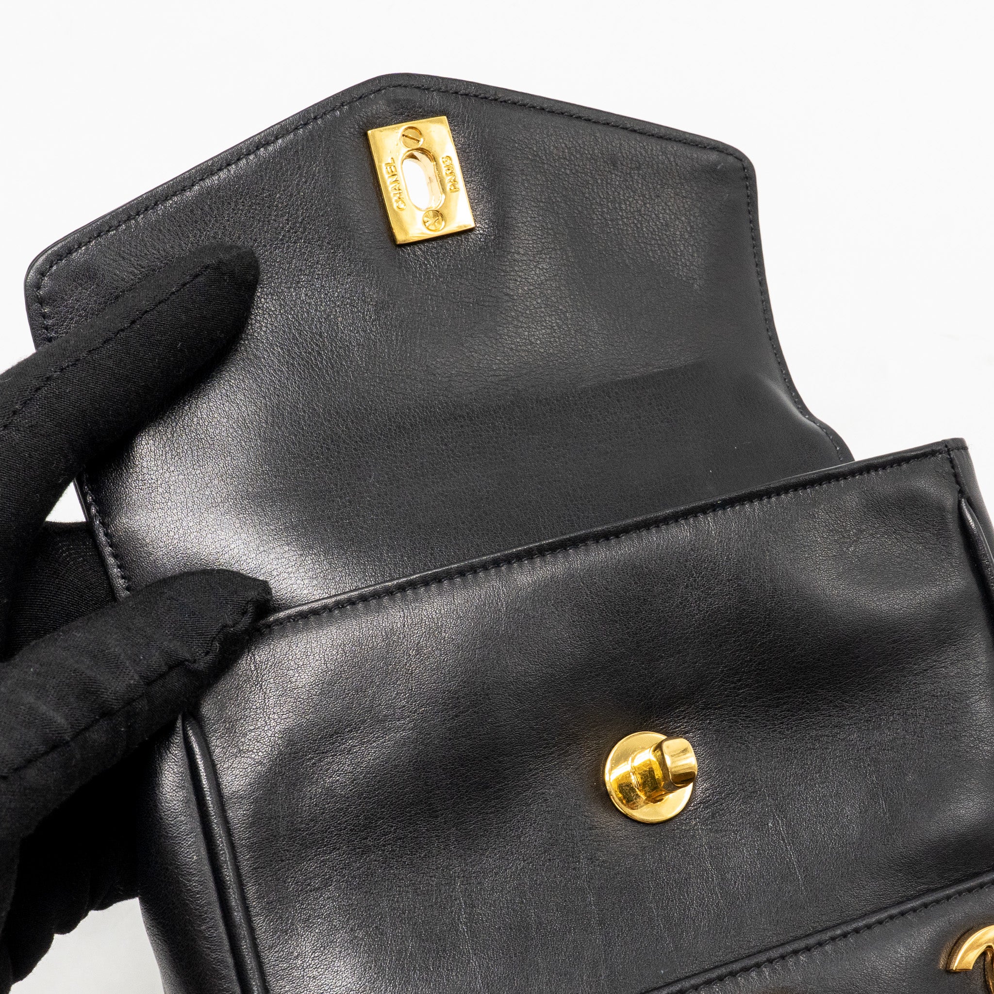 chanel-vintage-cc-logo-flap-belt-bag-smooth-calfskin-black-ghw