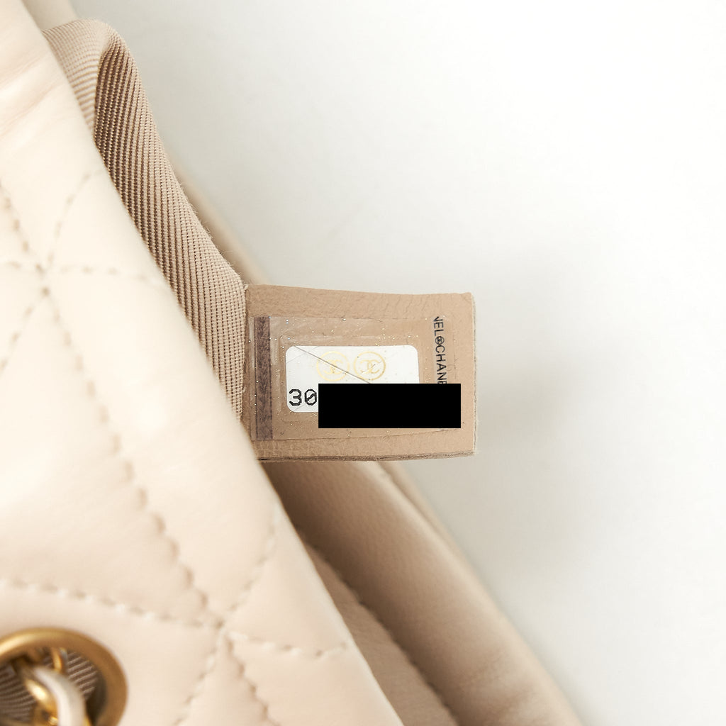 chanel-button-bucket-crossbody-bag-lambskin-white-ghw