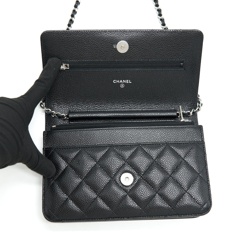 chanel-classic-wallet-on-chain-caviar-black-shw-microchip-1