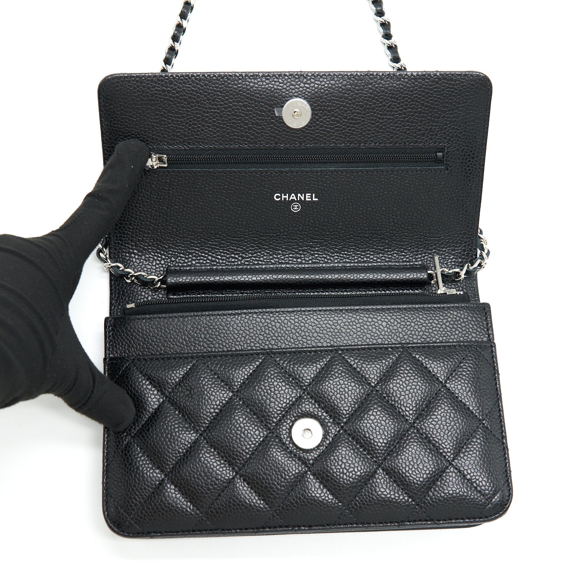 chanel-classic-wallet-on-chain-caviar-black-shw-microchip-1