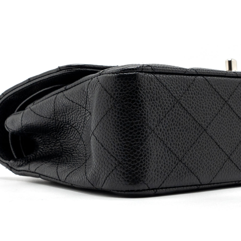 chanel-medium-classic-double-flap-bag-caviar-black-shw-4