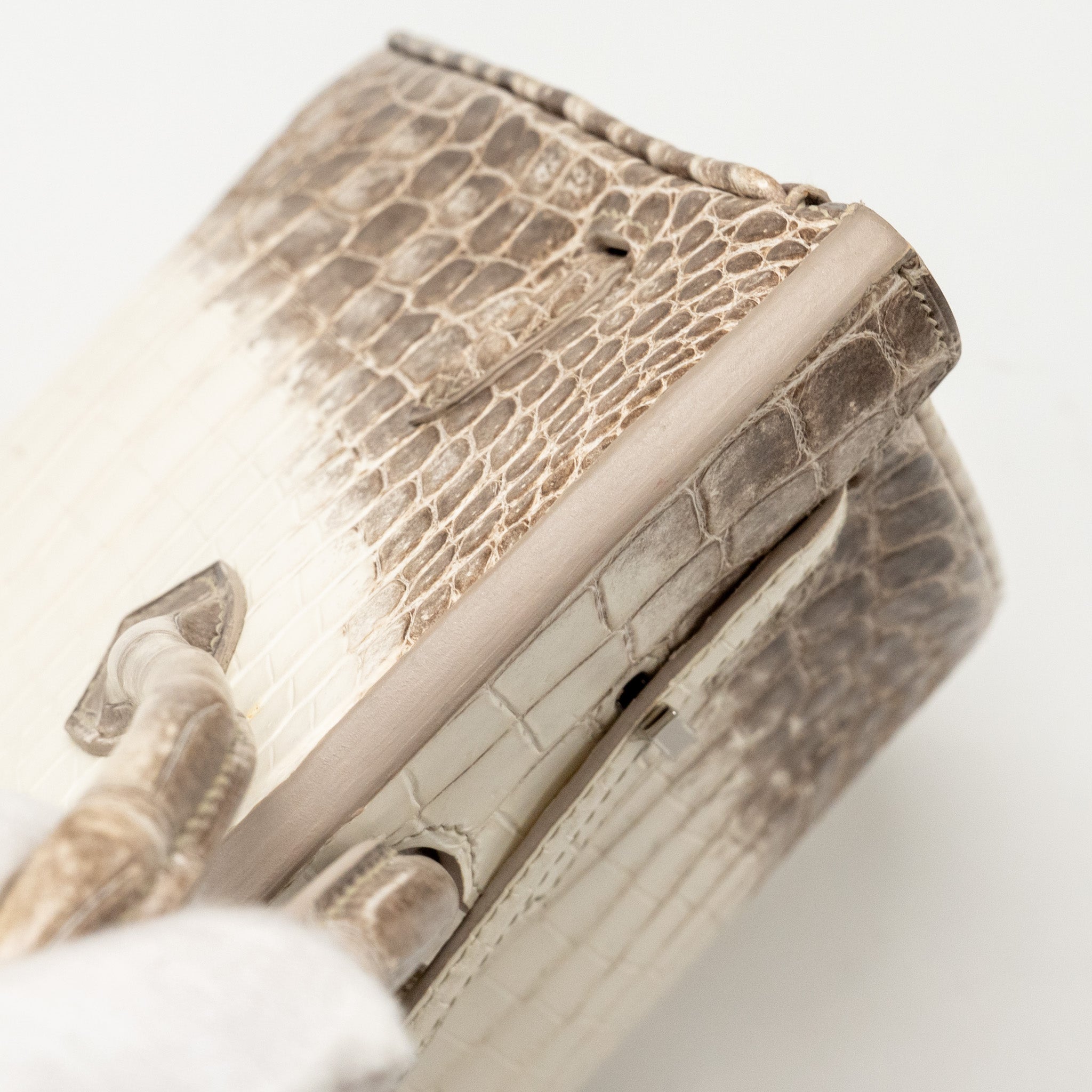 hermes-birkin-25-crocodile-niloticus-himalaya-01-blanc-shw-stamp-y