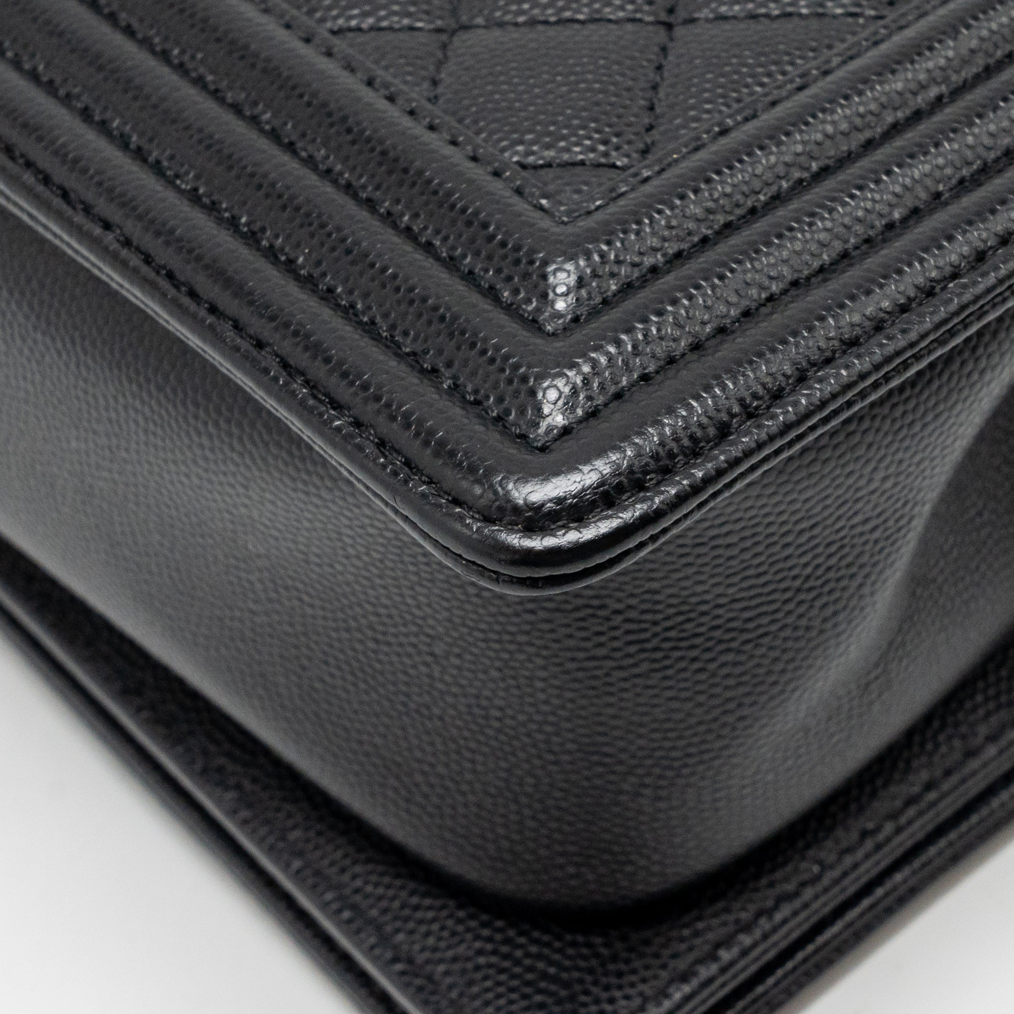chanel-medium-boy-bag-caviar-black-ruthenium-silver-hardware