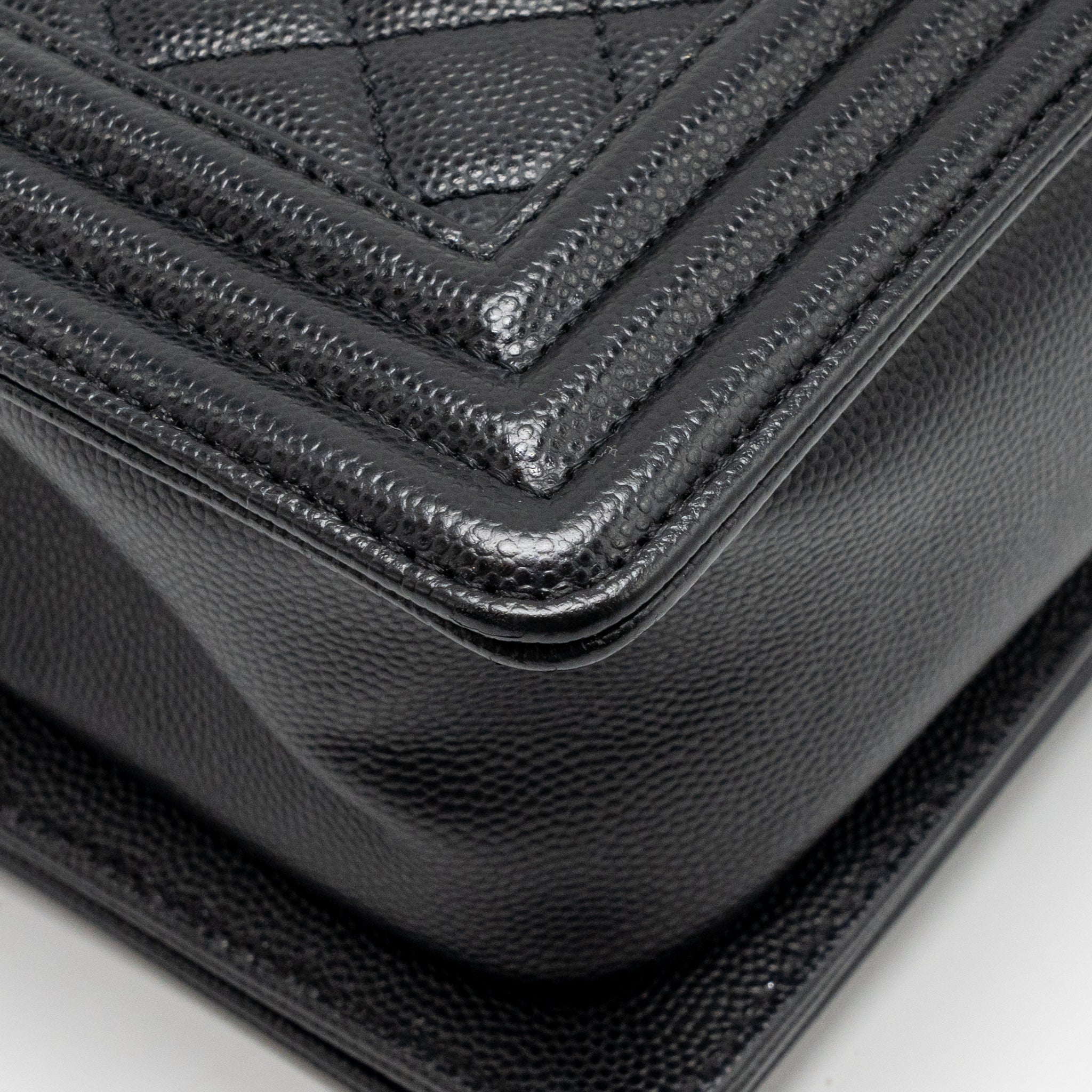 chanel-medium-boy-bag-caviar-black-ruthenium-silver-hardware