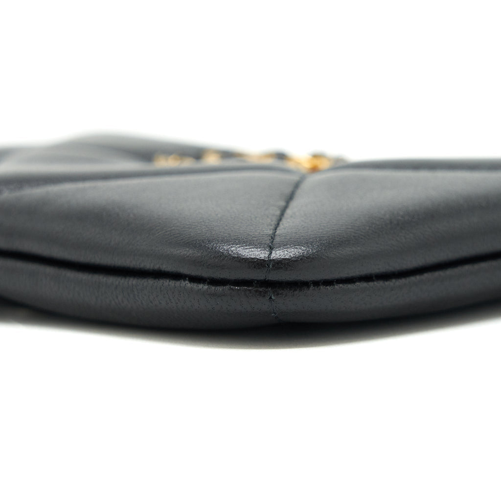 chanel-19-mini-pouch-lambskin-black-ghw