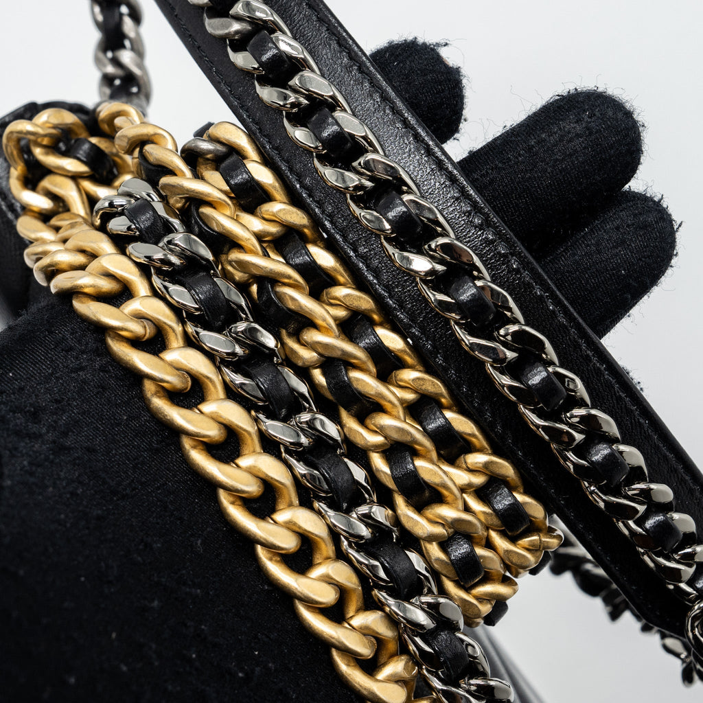chanel-mini-19-wallet-on-chain-lambskin-black-multicolour-hardware-microchip-copy-1