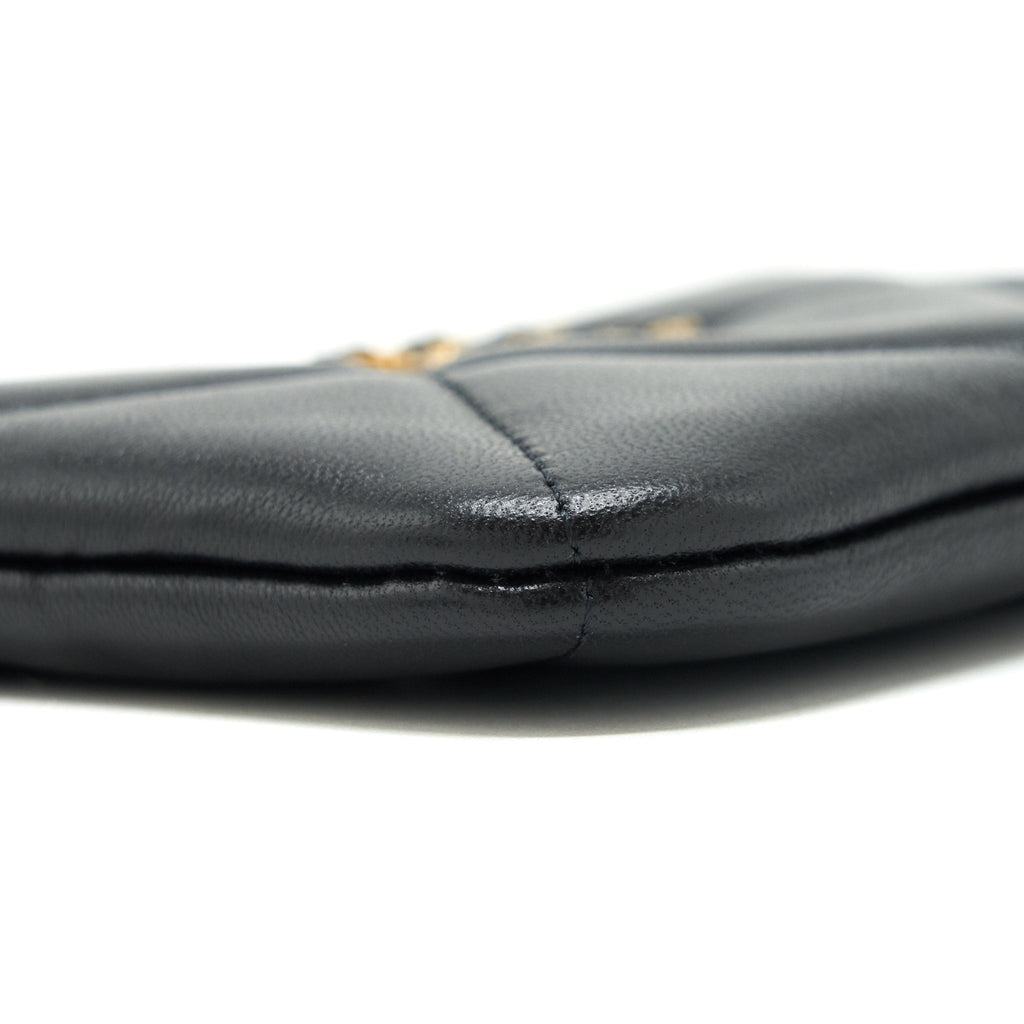 chanel-19-mini-pouch-lambskin-black-ghw