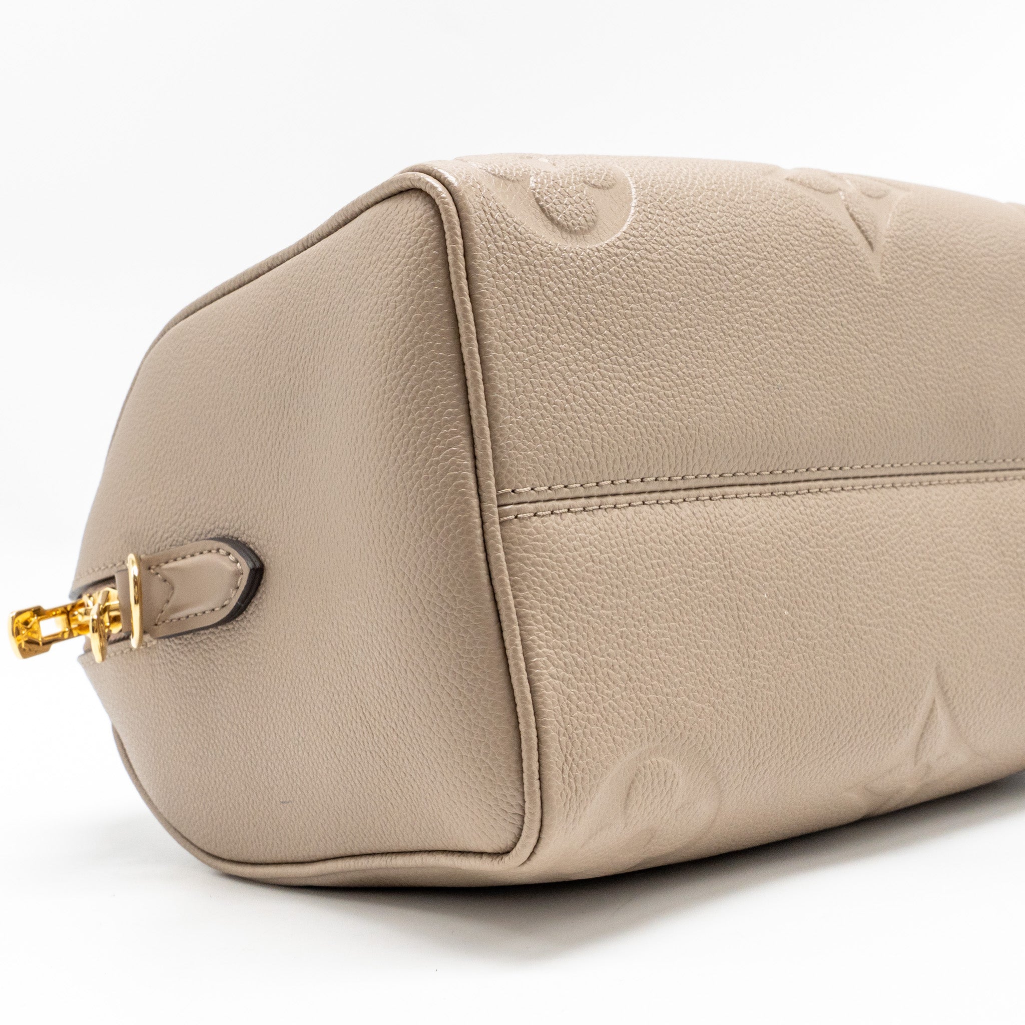 louis-vuitton-speedy-bandouliere-empreinte-leather-tourterelle-taupe-ghw