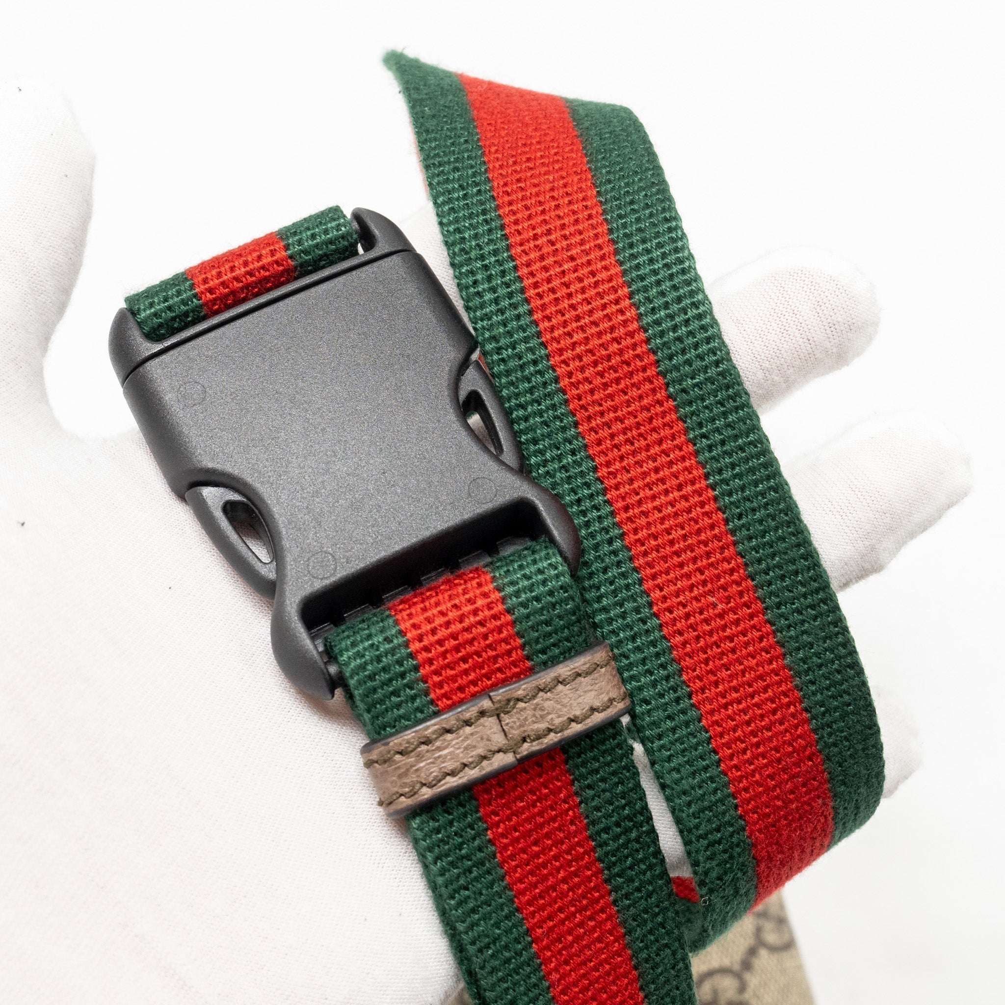 gucci-vintage-neo-belt-bag-gg-supreme-canvas-ghw