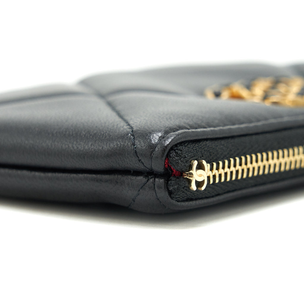chanel-19-mini-pouch-lambskin-black-ghw